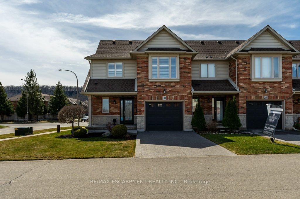 Photo 4 of Unit 1, 188 Livingston Avenue, Grimsby, Grimsby West — HOMEH