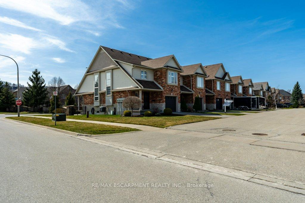 Photo 6 of Unit 1, 188 Livingston Avenue, Grimsby, Grimsby West — HOMEH