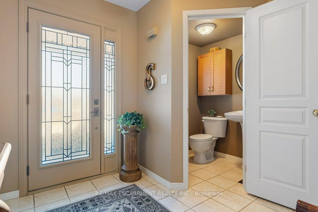 Photo 9 of Unit 1, 188 Livingston Avenue, Grimsby, Grimsby West — HOMEH