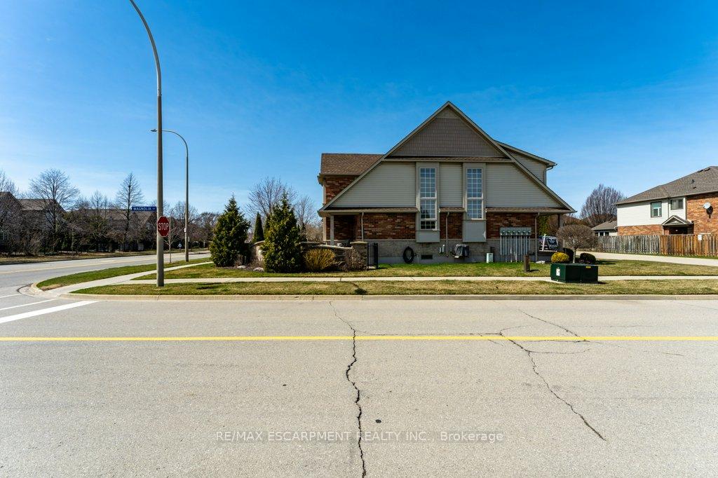 Photo 44 of Unit 1, 188 Livingston Avenue, Grimsby, Grimsby West — HOMEH