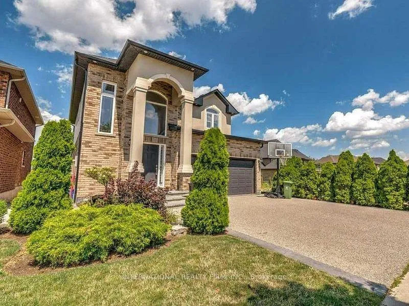 Front of 113 Whitefish Crescent