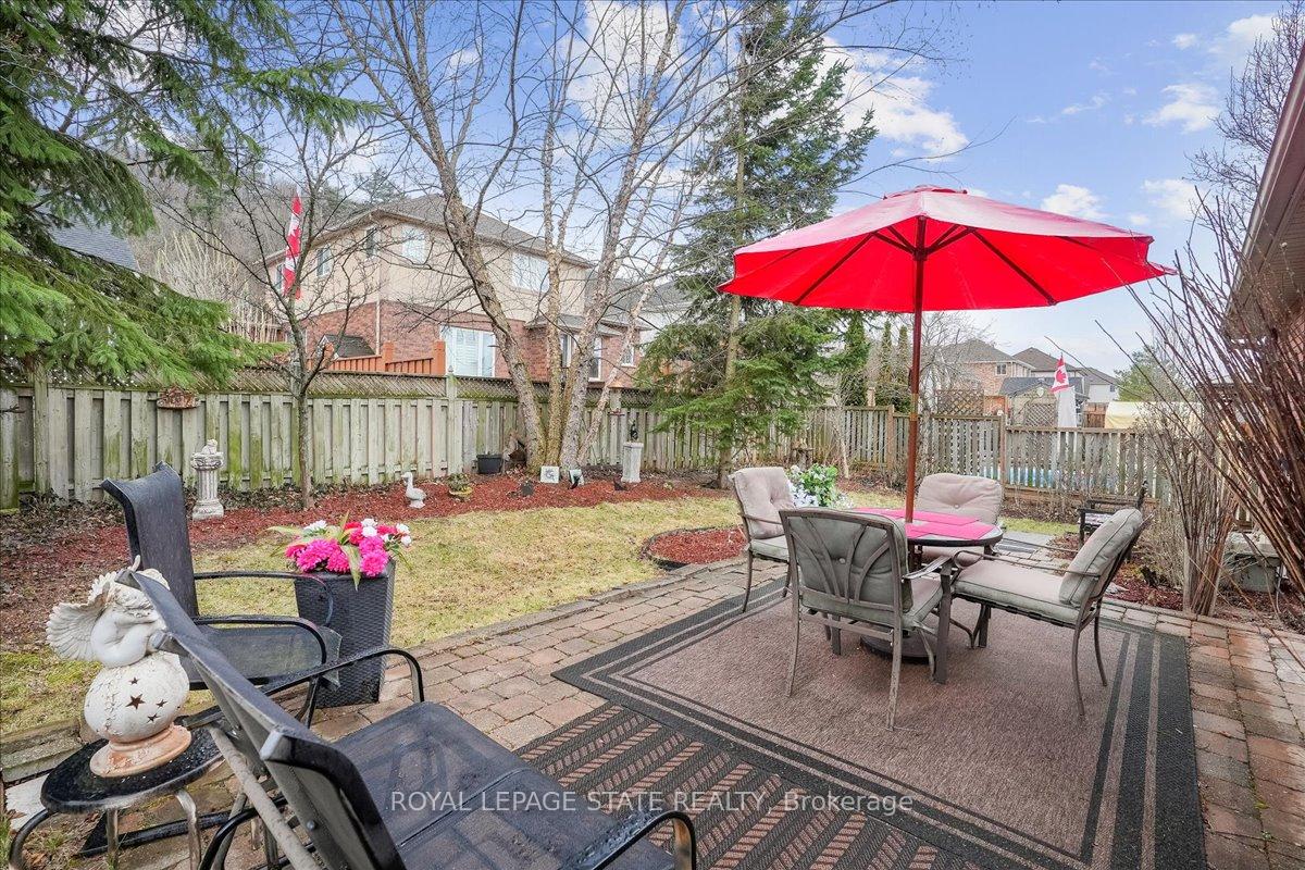 Photo 7 of 73 Colonial Crescent, Grimsby, Grimsby East — HOMEH