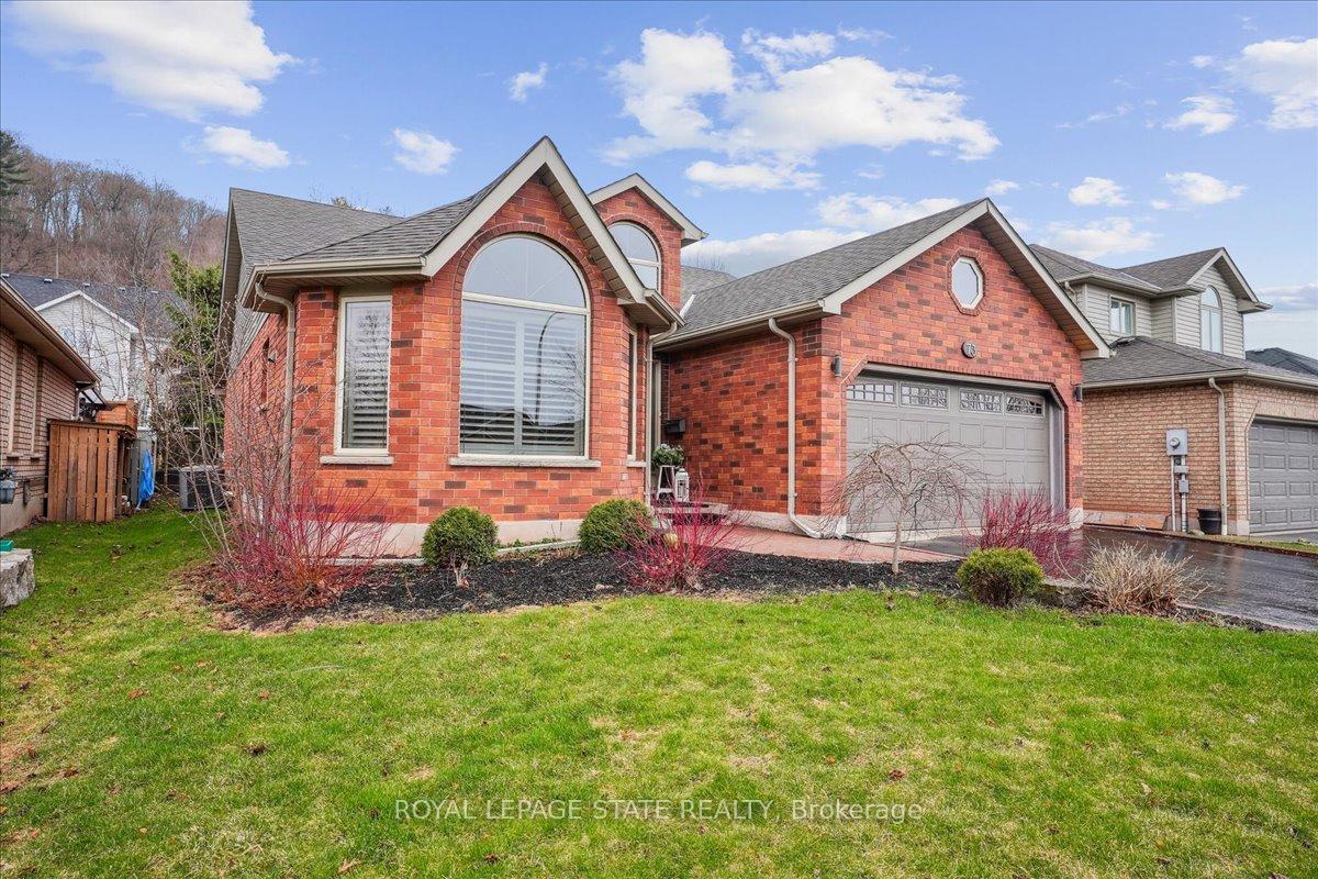 Photo 9 of 73 Colonial Crescent, Grimsby, Grimsby East — HOMEH
