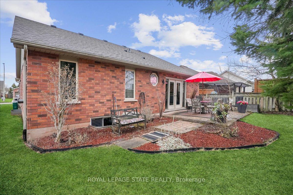 Photo 38 of 73 Colonial Crescent, Grimsby, Grimsby East — HOMEH