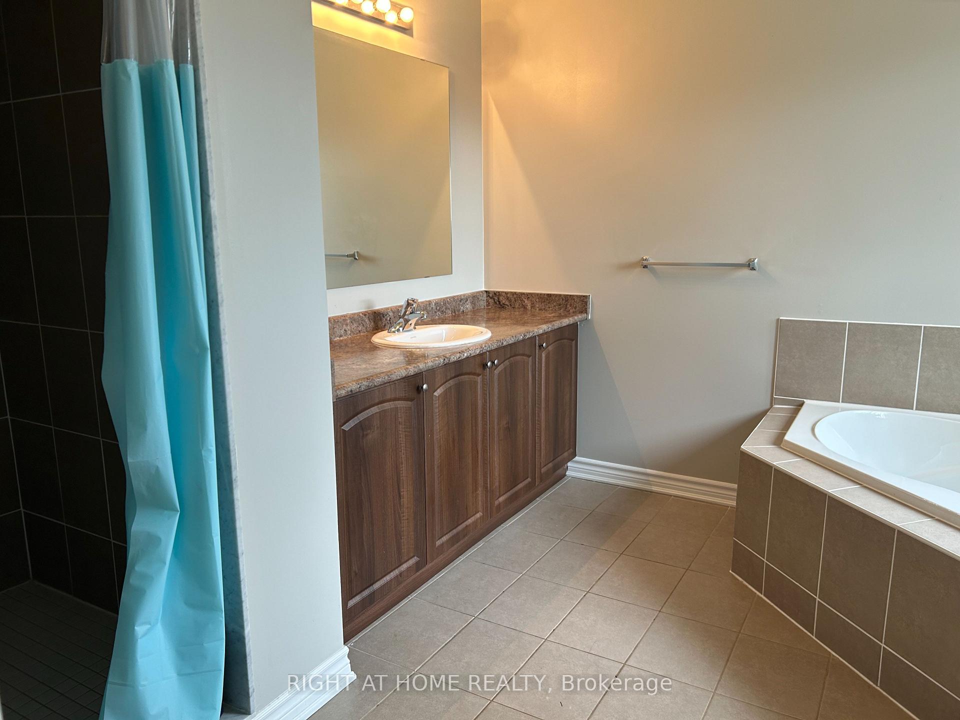 Photo 23 of 32 Jardine Street, Brock, Beaverton — HOMEH