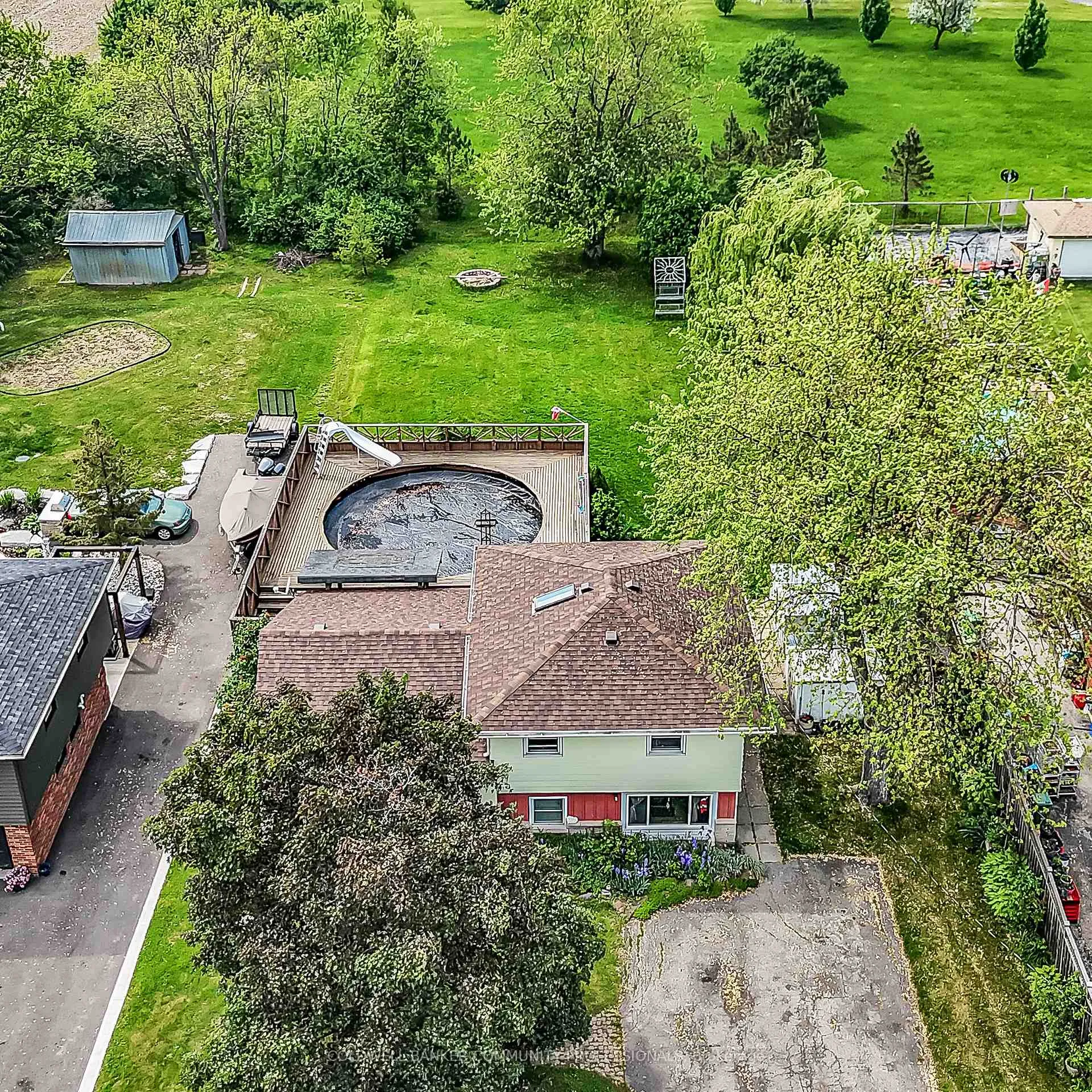 Photo 2 of 160 Woodburn Road, Hamilton, Rural Glanbrook — HOMEH