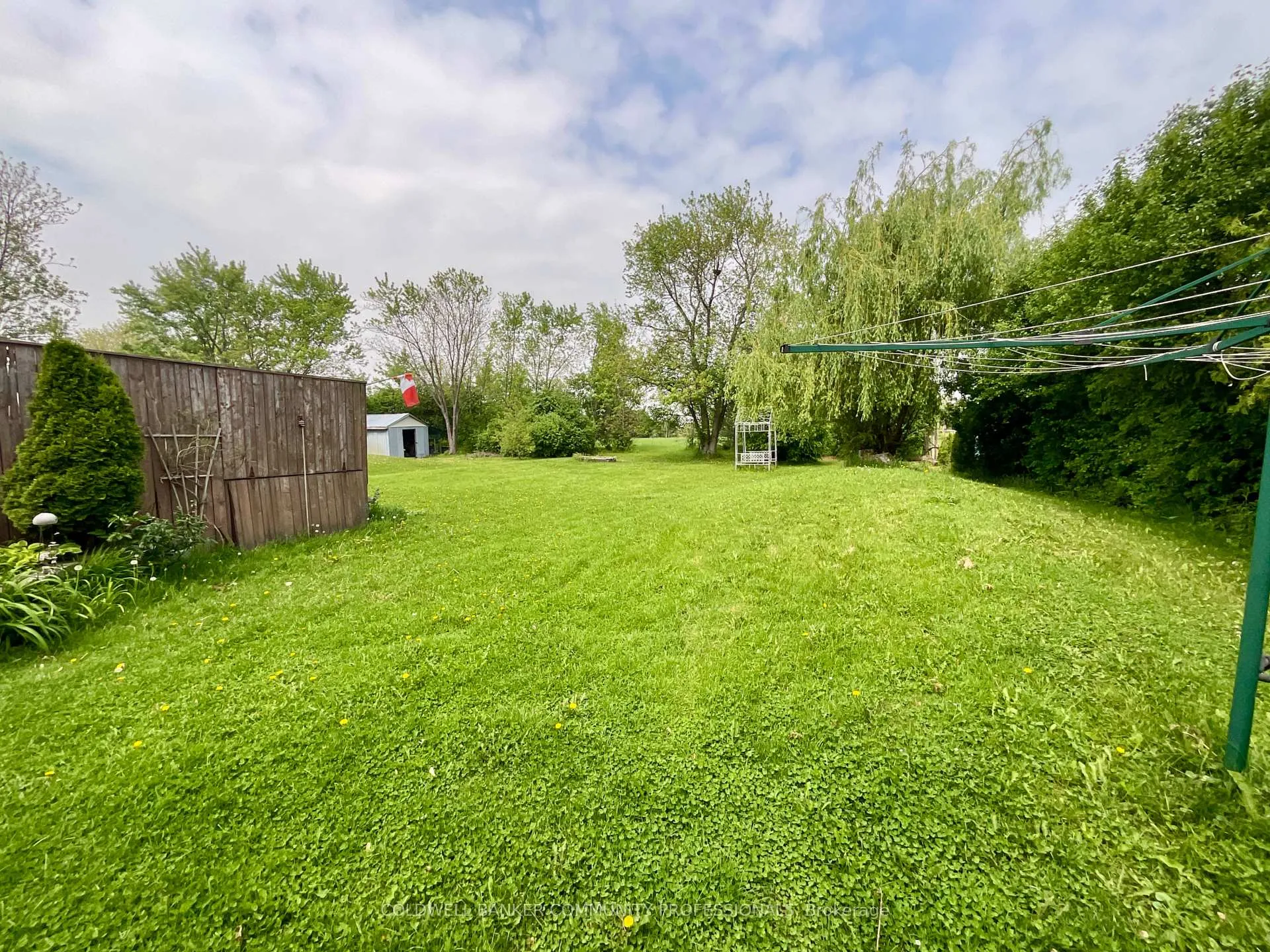 Photo 6 of 160 Woodburn Road, Hamilton, Rural Glanbrook — HOMEH