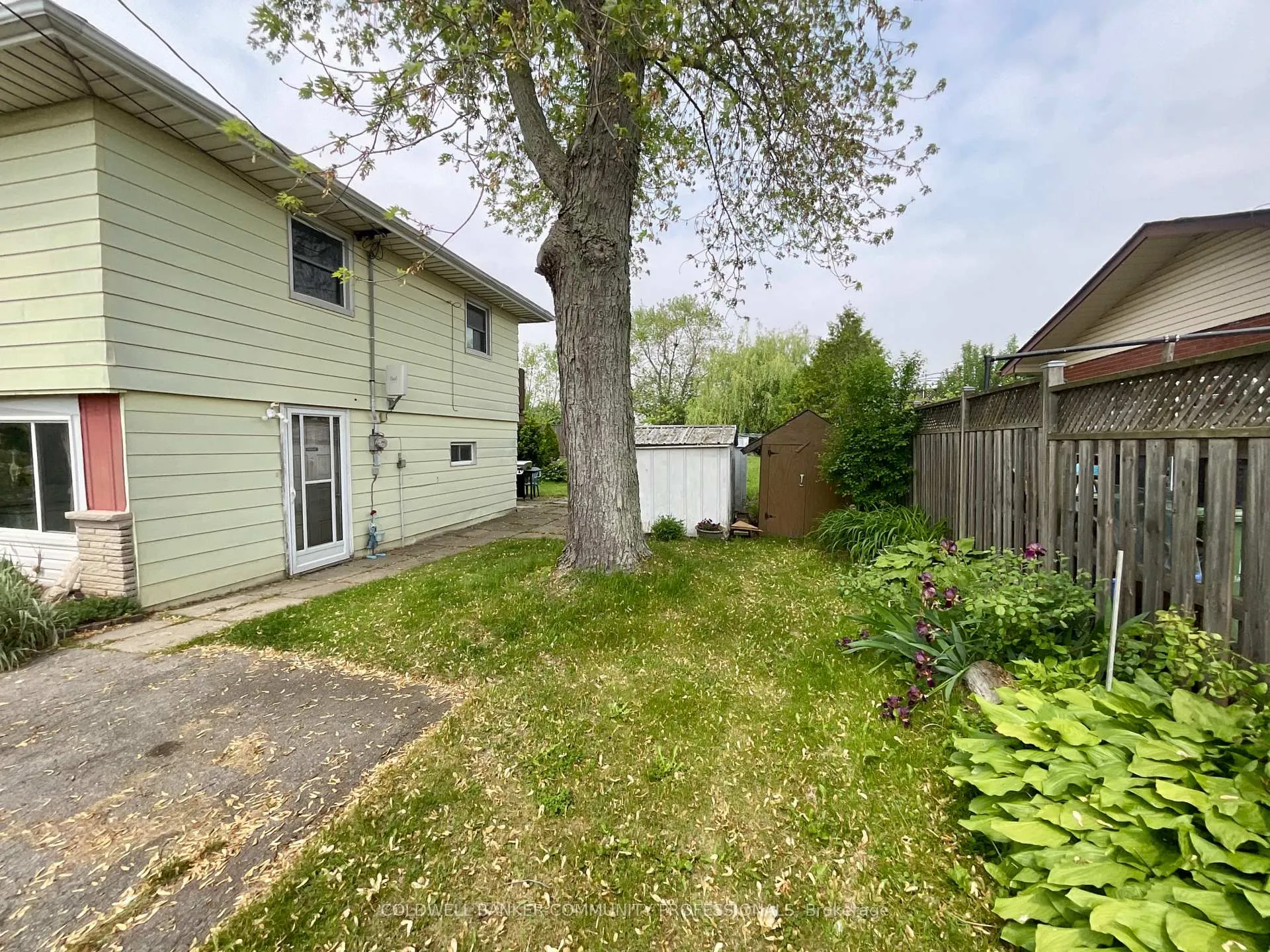 Photo 8 of 160 Woodburn Road, Hamilton, Rural Glanbrook — HOMEH