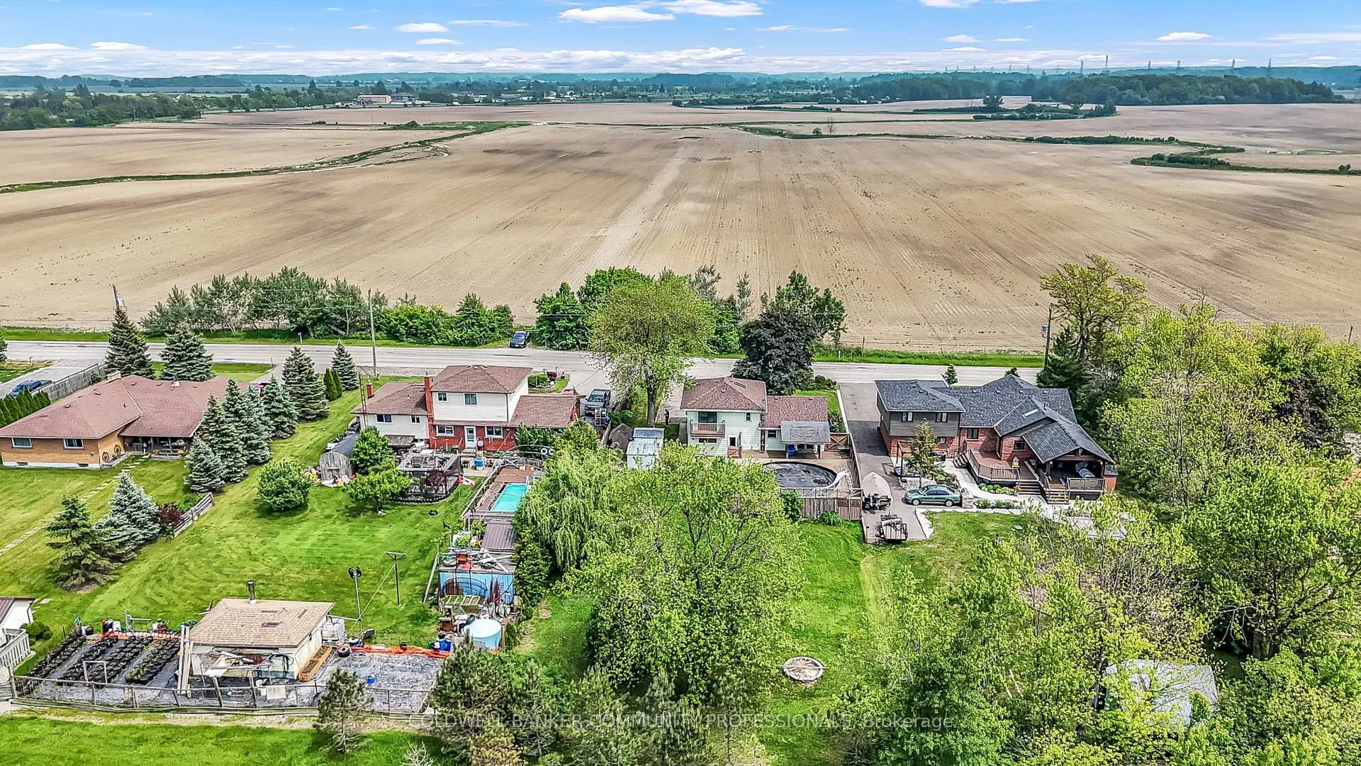Photo 10 of 160 Woodburn Road, Hamilton, Rural Glanbrook — HOMEH