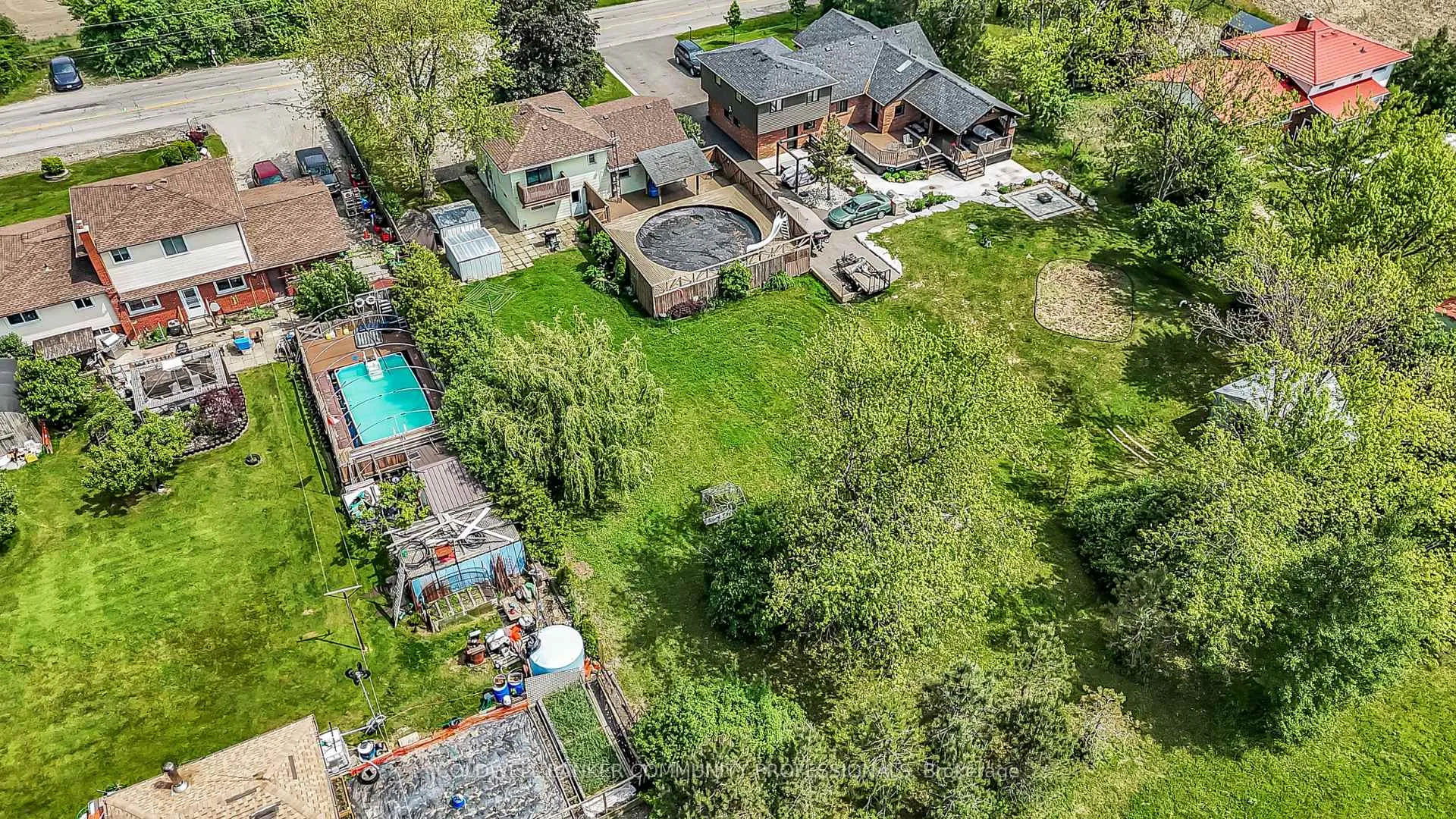 Photo 12 of 160 Woodburn Road, Hamilton, Rural Glanbrook — HOMEH