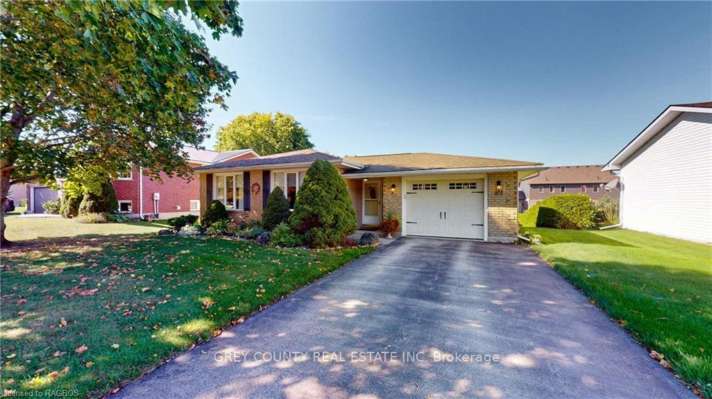 Photo 38 of 63 Greyview Drive, Grey Highlands — HOMEH