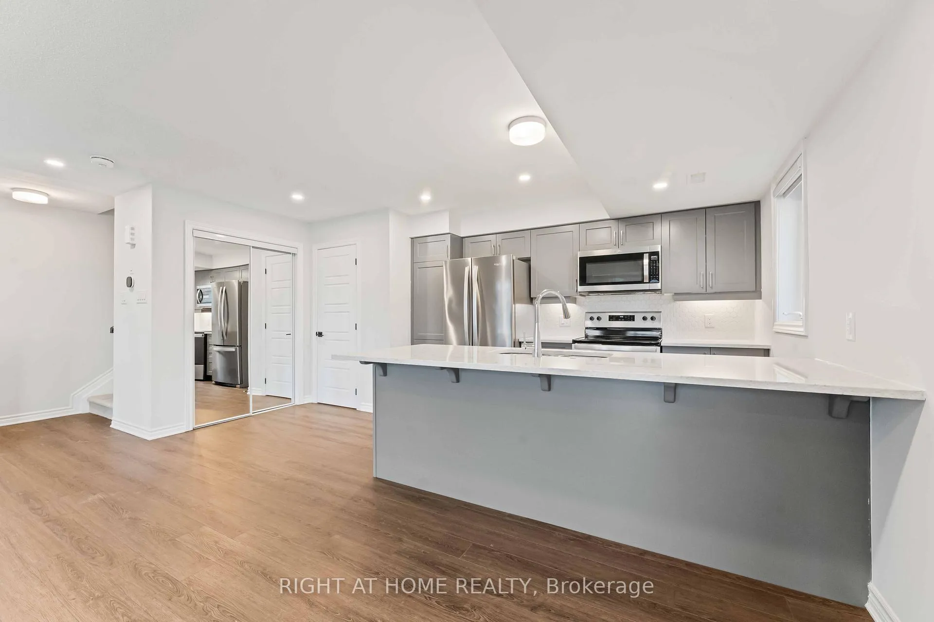 Photo 29 of 721 Rouncey Road, Ottawa, Kanata - Emerald Meadows/Trailwest — HOMEH