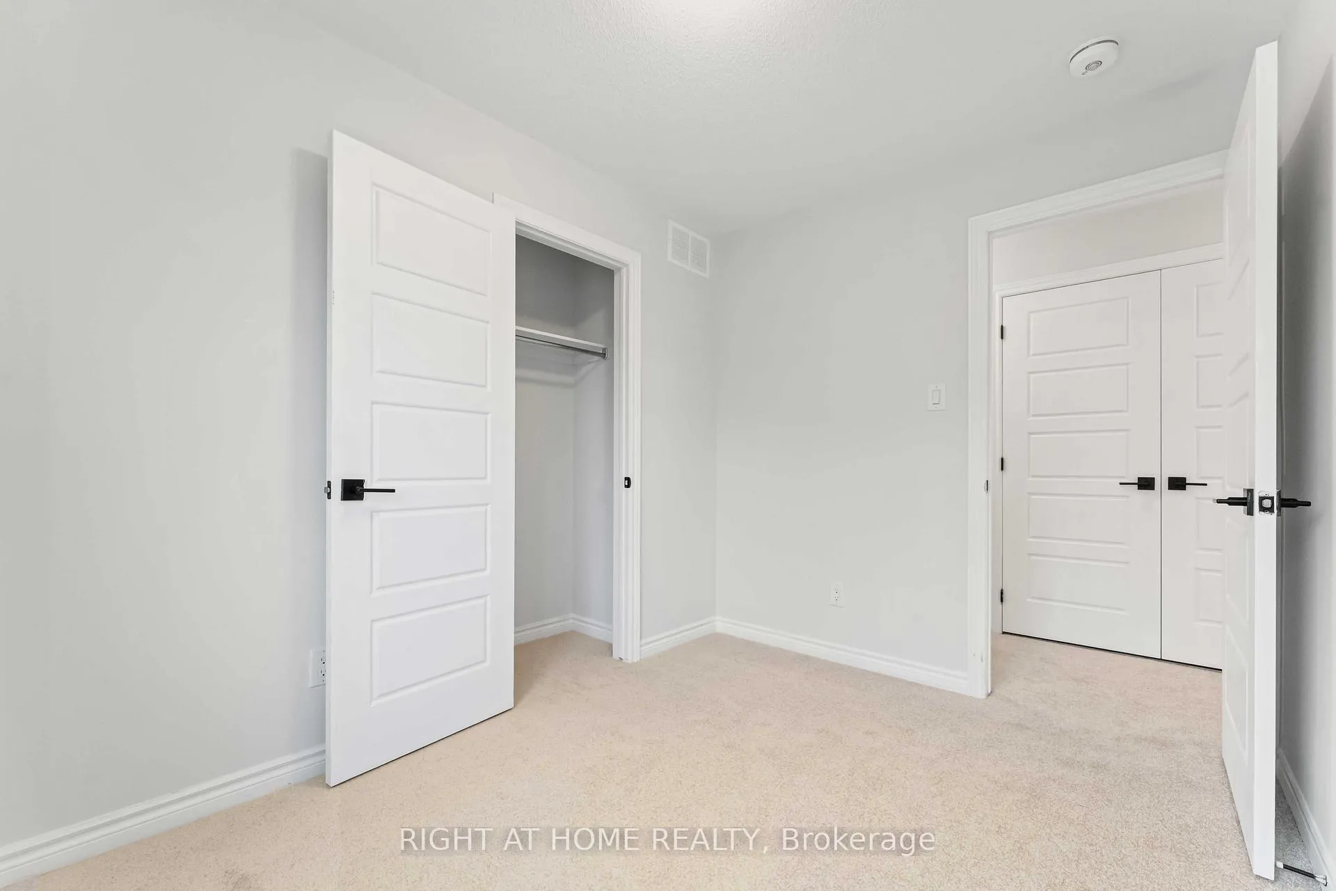 Photo 61 of 721 Rouncey Road, Ottawa, Kanata - Emerald Meadows/Trailwest — HOMEH