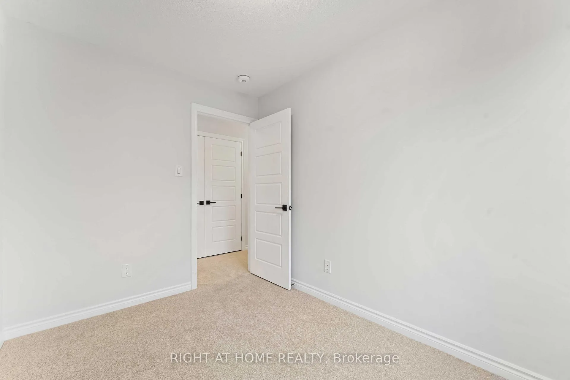 Photo 65 of 721 Rouncey Road, Ottawa, Kanata - Emerald Meadows/Trailwest — HOMEH