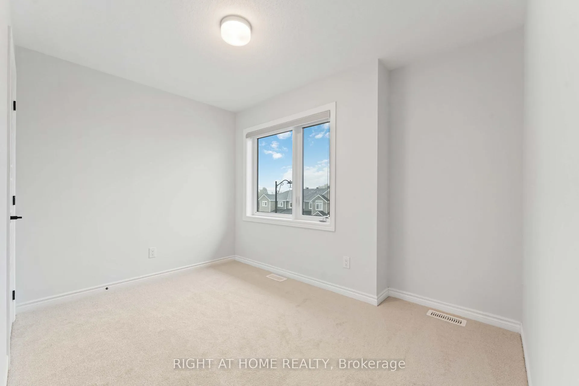 Photo 82 of 721 Rouncey Road, Ottawa, Kanata - Emerald Meadows/Trailwest — HOMEH
