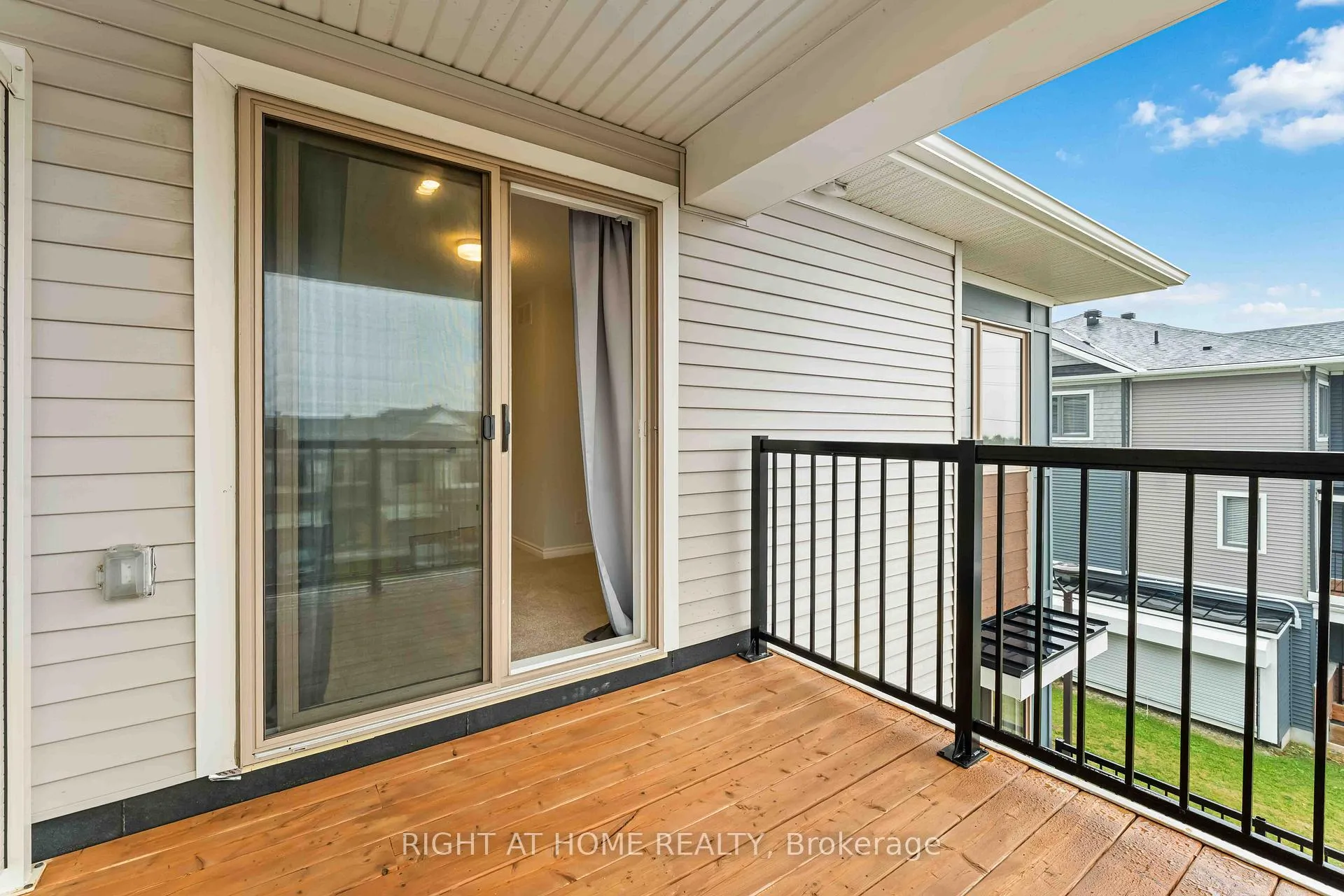 Photo 104 of 721 Rouncey Road, Ottawa, Kanata - Emerald Meadows/Trailwest — HOMEH
