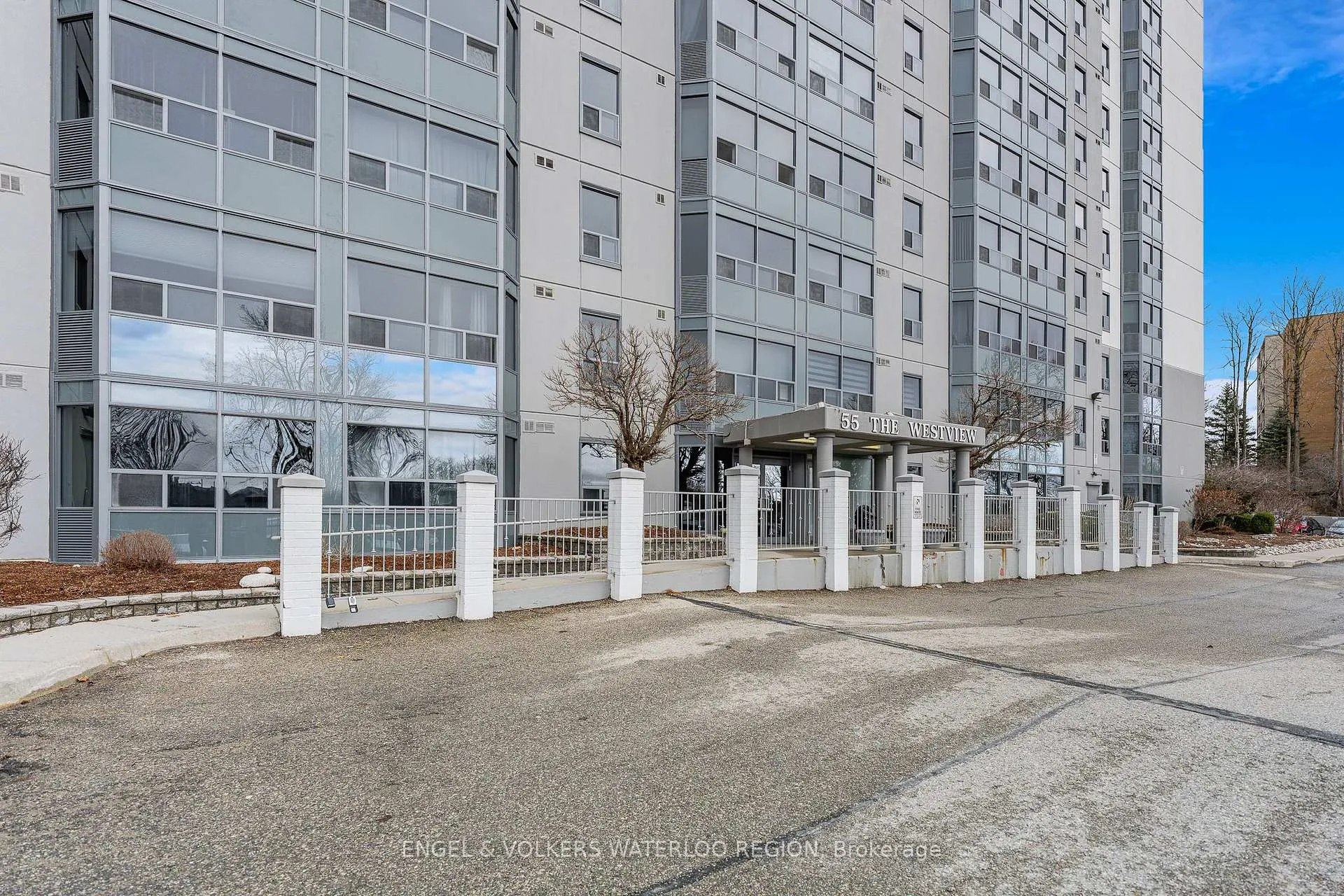 Photo 3 of Unit 1504, 55 Green Valley Drive, Kitchener — HOMEH