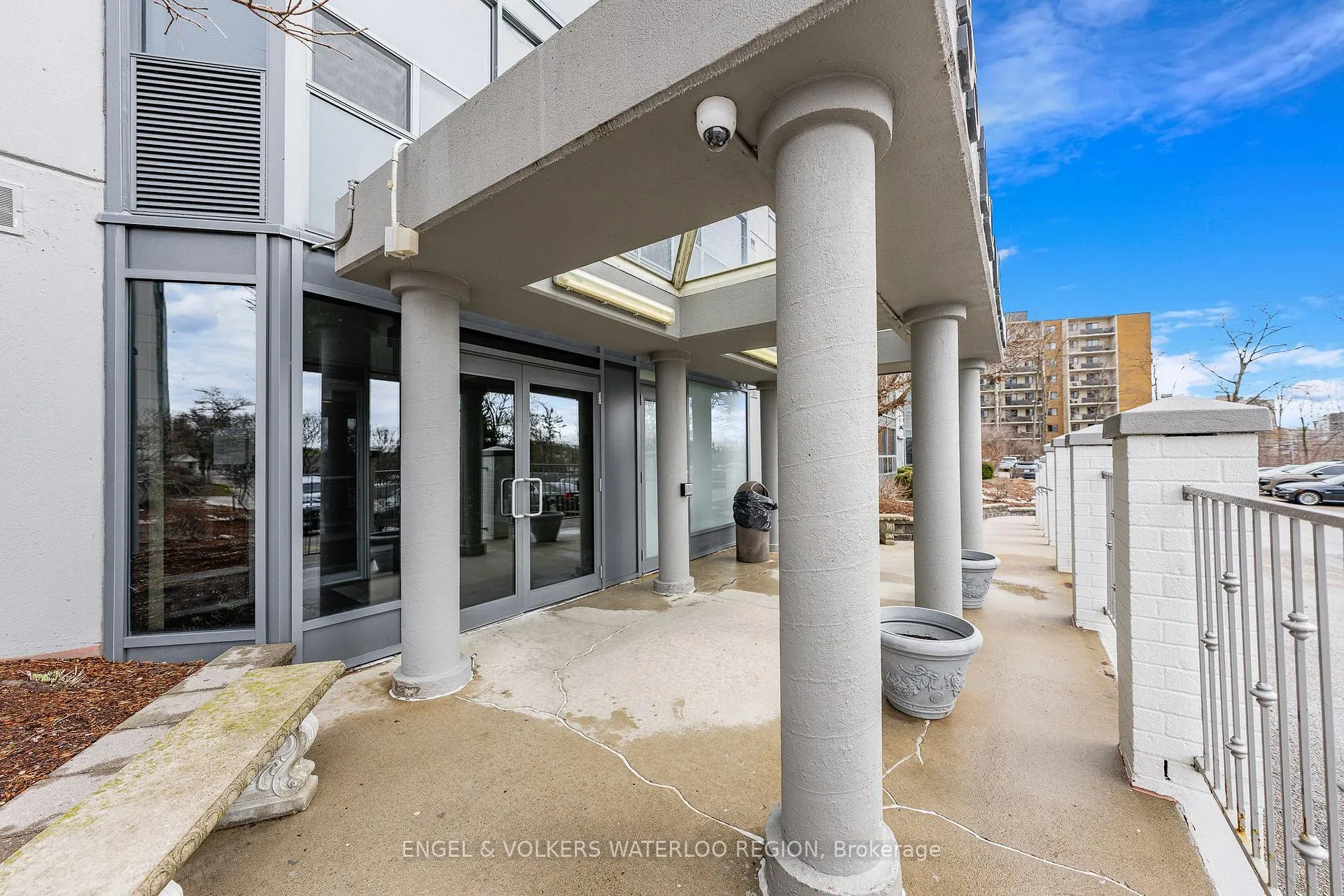 Photo 4 of Unit 1504, 55 Green Valley Drive, Kitchener — HOMEH