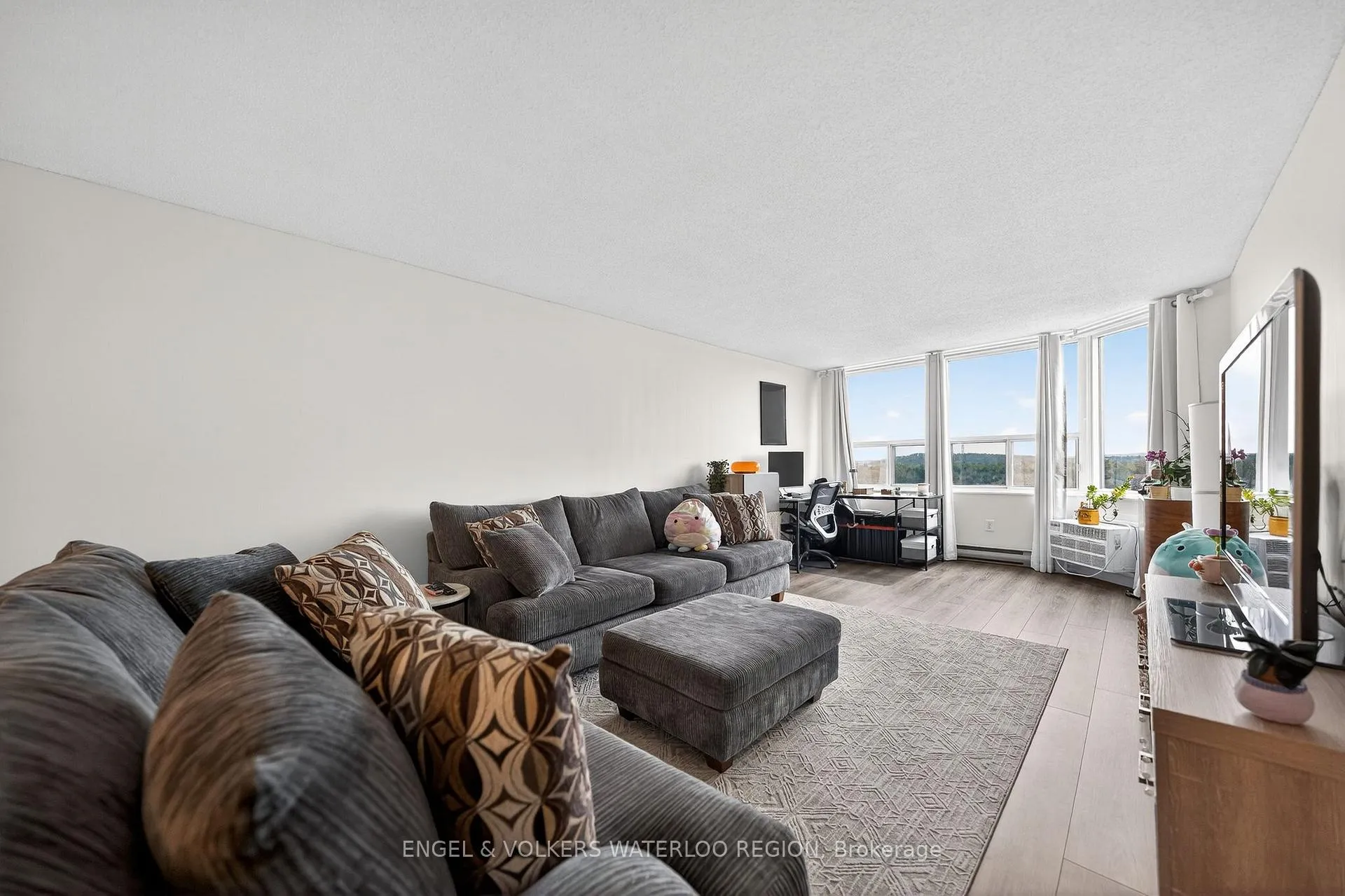 Photo 17 of Unit 1504, 55 Green Valley Drive, Kitchener — HOMEH