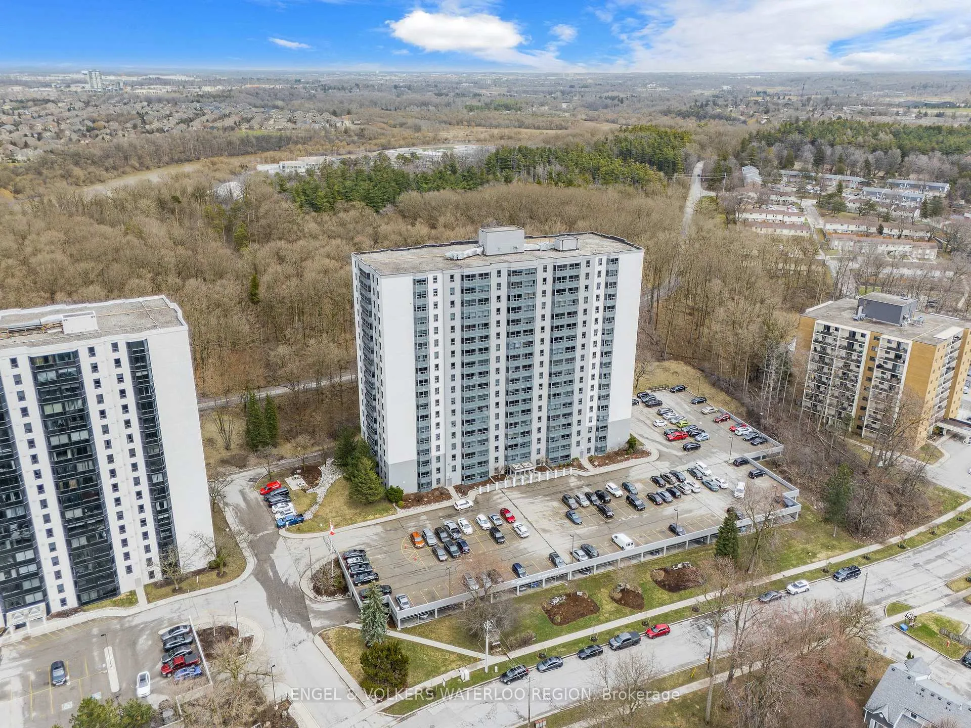 Photo 32 of Unit 1504, 55 Green Valley Drive, Kitchener — HOMEH