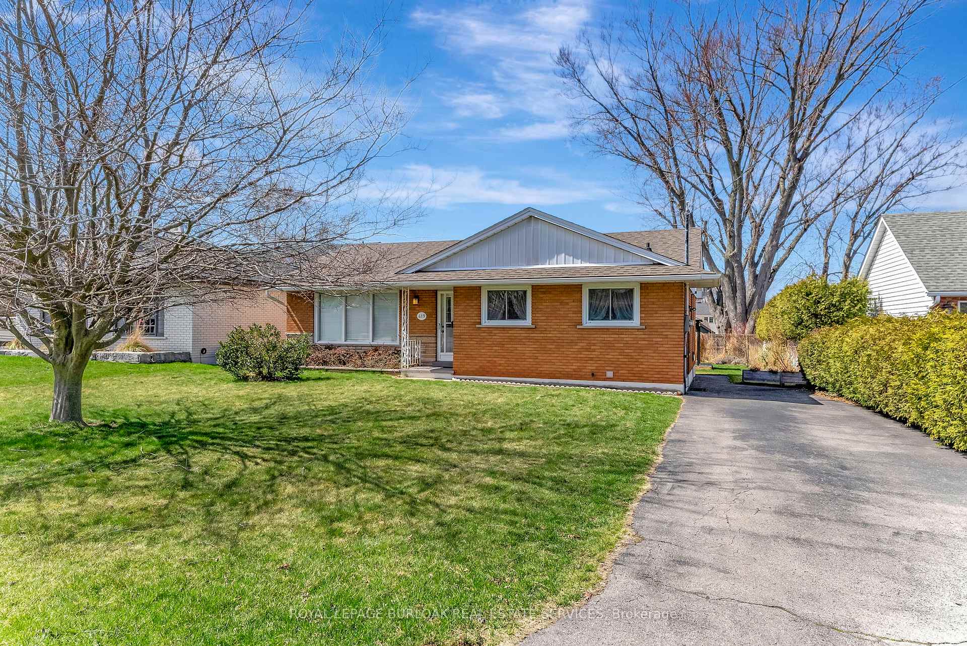 Photo 1 of 419 Elizabeth Street, Grimsby, Grimsby Beach — HOMEH