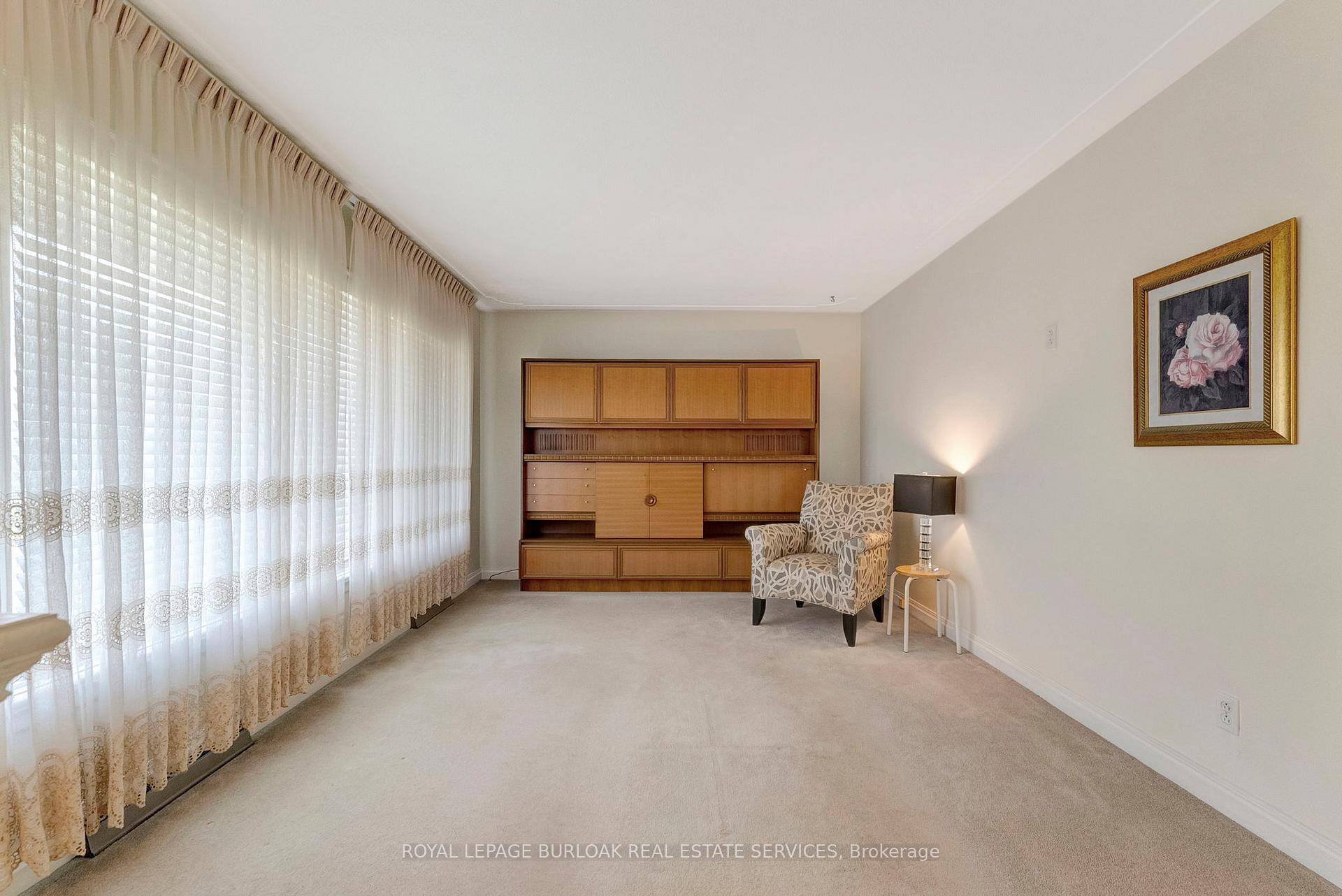 Photo 6 of 419 Elizabeth Street, Grimsby, Grimsby Beach — HOMEH