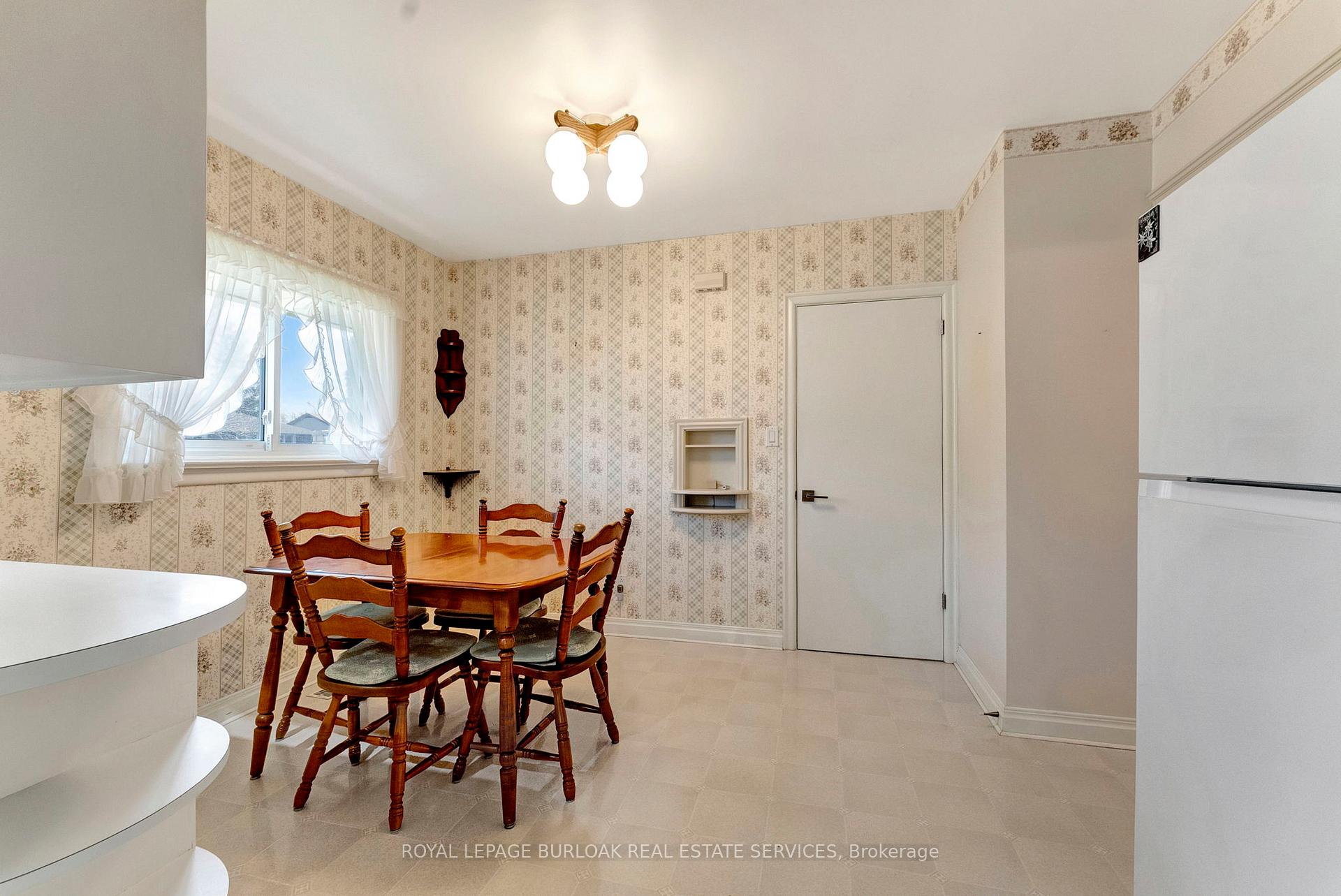 Photo 11 of 419 Elizabeth Street, Grimsby, Grimsby Beach — HOMEH