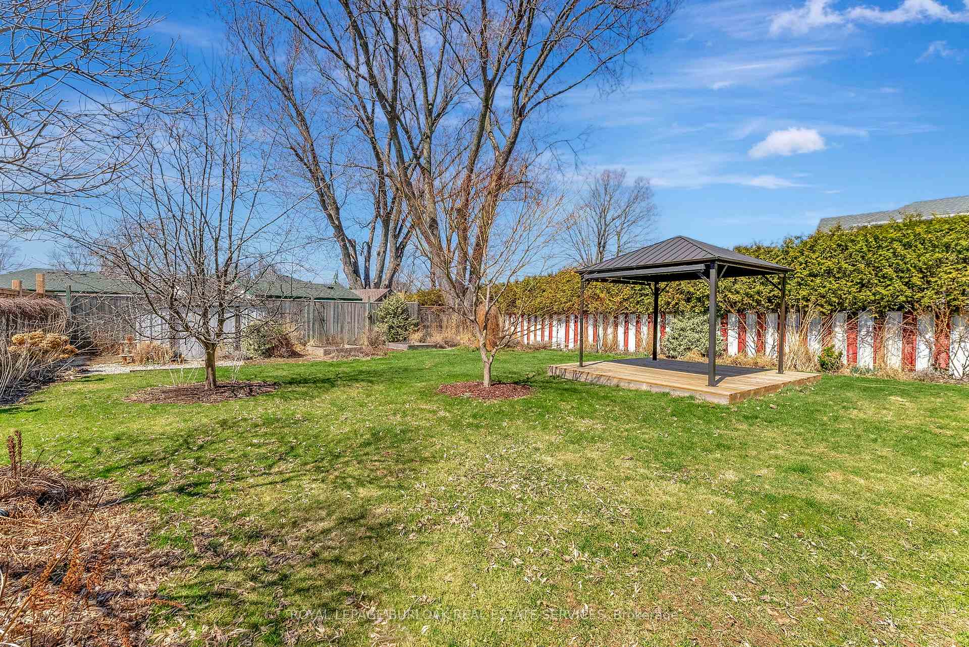 Photo 31 of 419 Elizabeth Street, Grimsby, Grimsby Beach — HOMEH