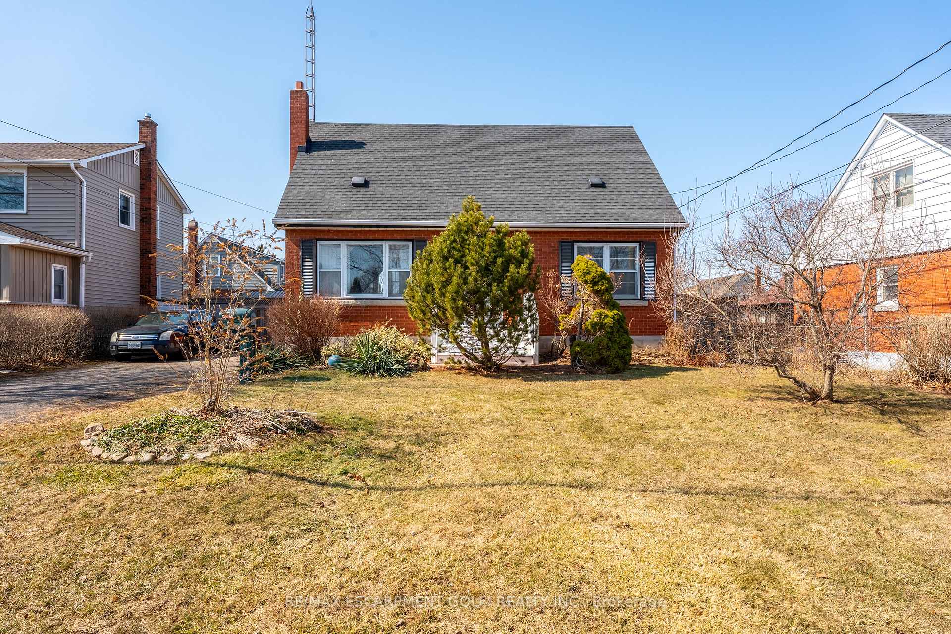 Photo 2 of 57 Stewart Street, Grimsby, Grimsby Beach — HOMEH