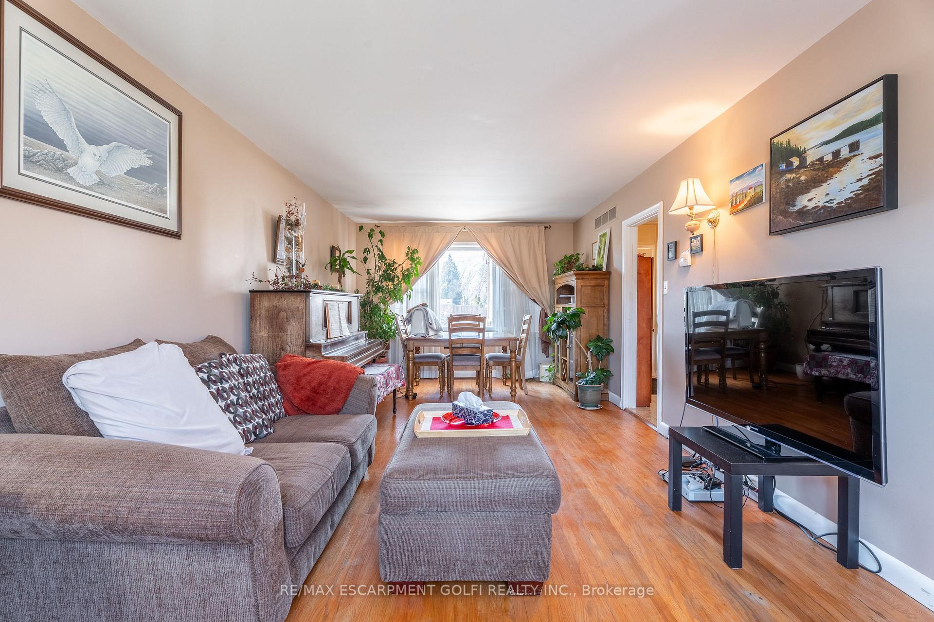 Photo 6 of 57 Stewart Street, Grimsby, Grimsby Beach — HOMEH
