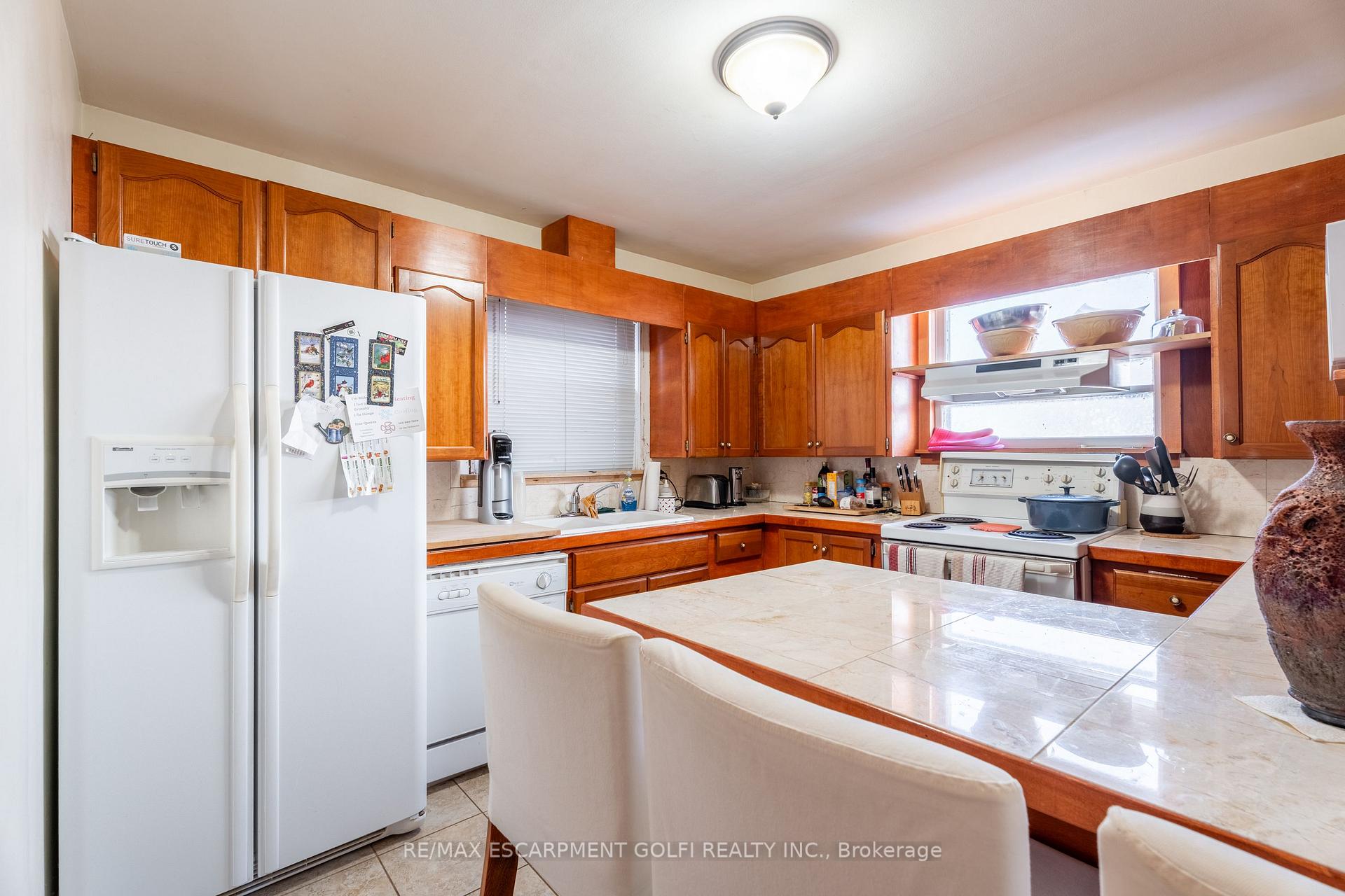 Photo 9 of 57 Stewart Street, Grimsby, Grimsby Beach — HOMEH