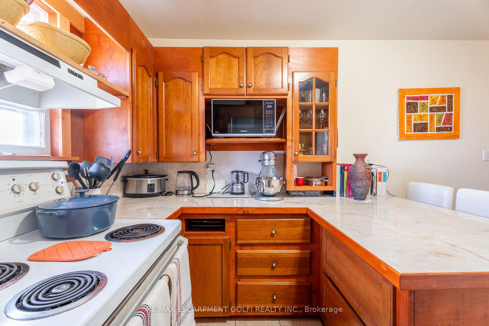 Photo 10 of 57 Stewart Street, Grimsby, Grimsby Beach — HOMEH