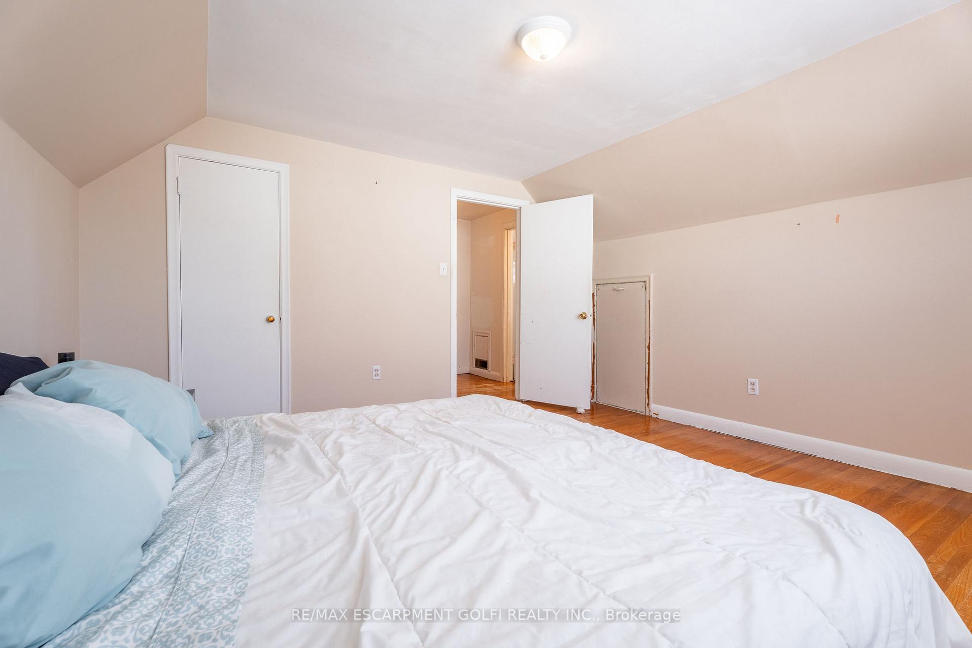 Photo 12 of 57 Stewart Street, Grimsby, Grimsby Beach — HOMEH