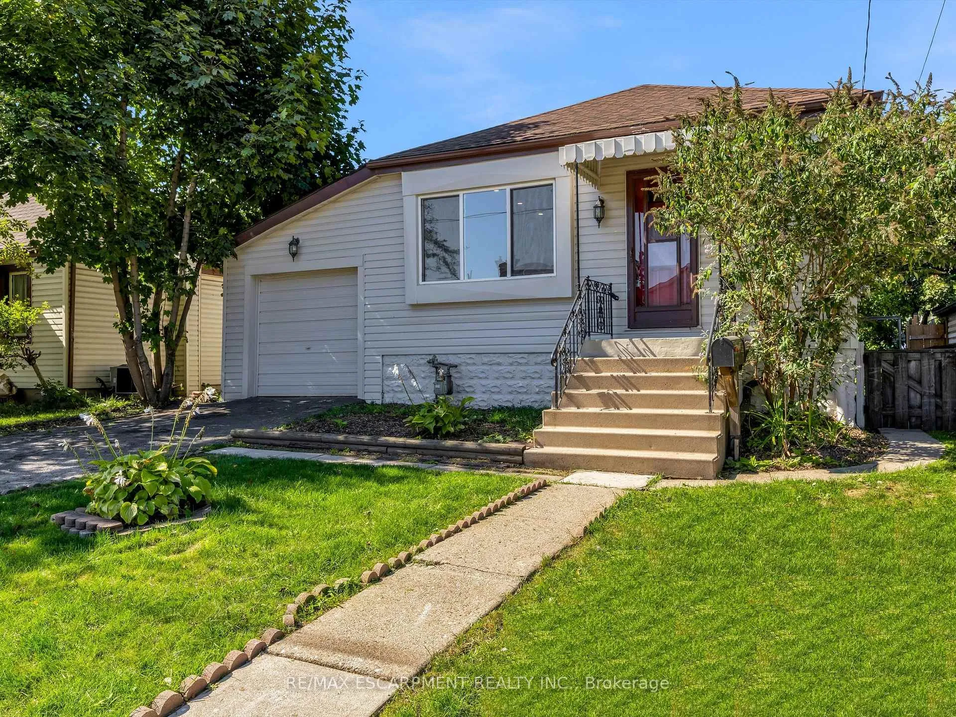 Photo 4 of 753 Burgess Avenue, Hamilton, Parkview — HOMEH