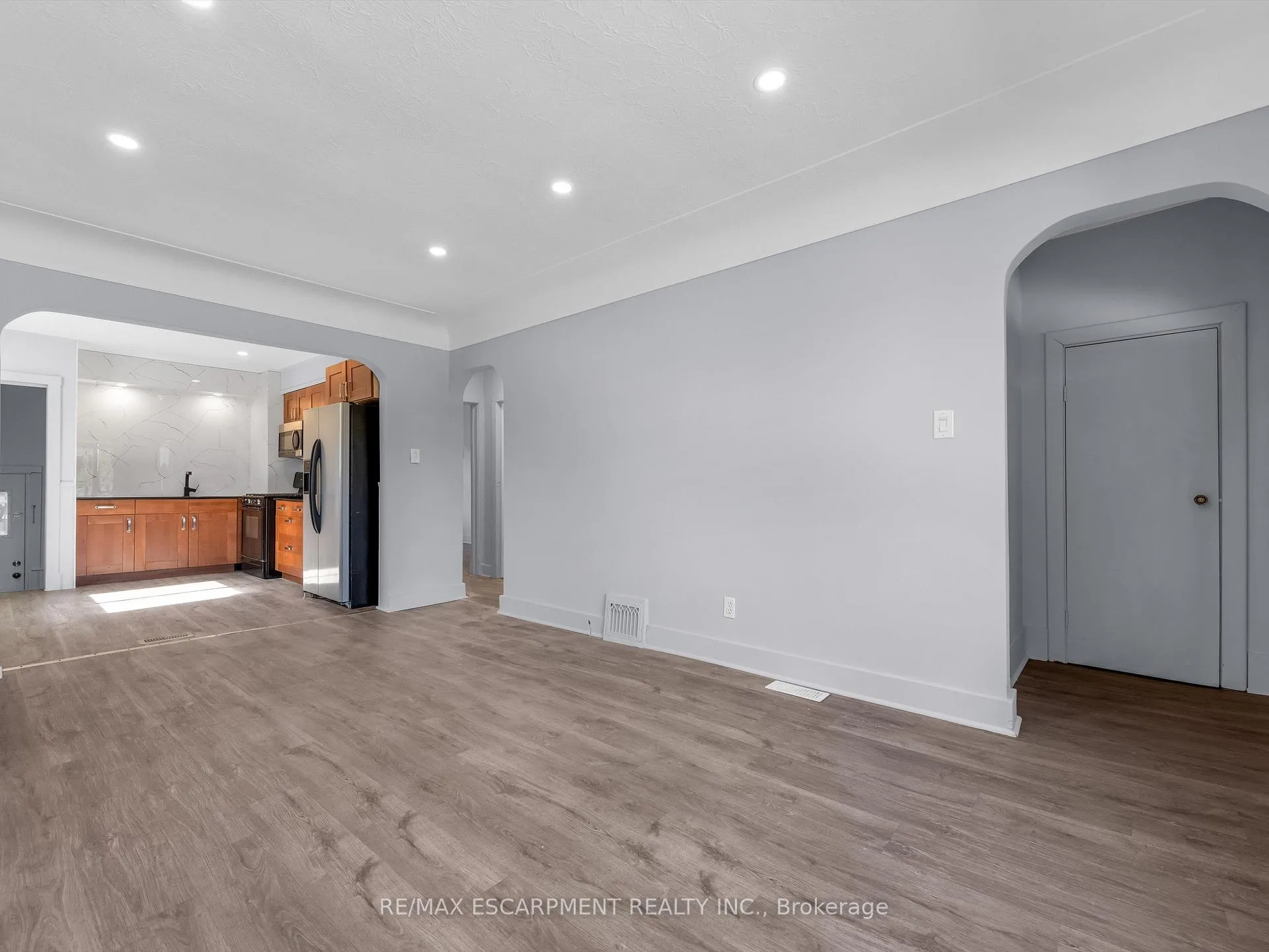 Photo 7 of 753 Burgess Avenue, Hamilton, Parkview — HOMEH