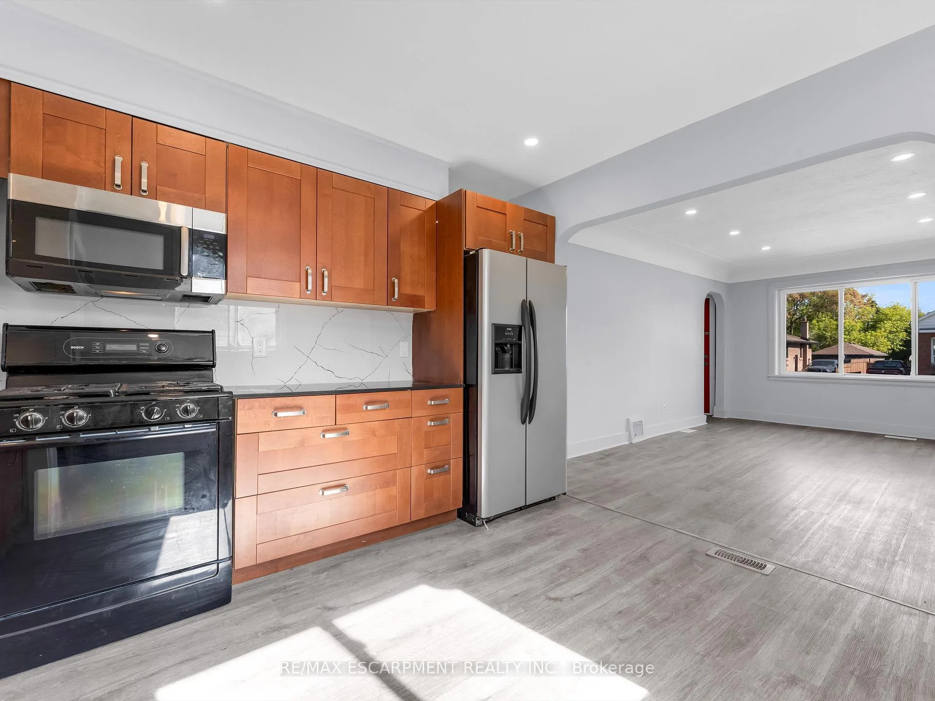 Photo 9 of 753 Burgess Avenue, Hamilton, Parkview — HOMEH