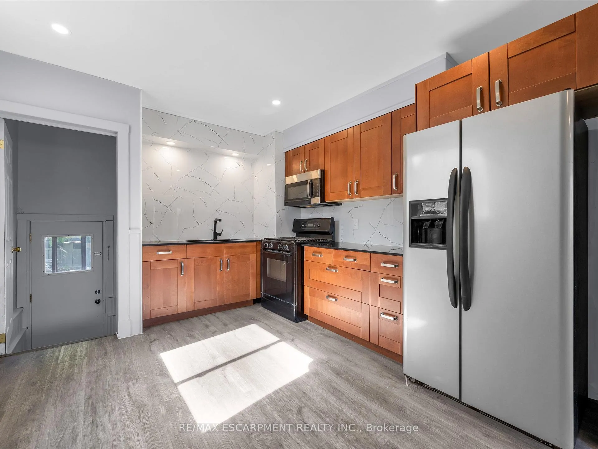 Photo 10 of 753 Burgess Avenue, Hamilton, Parkview — HOMEH