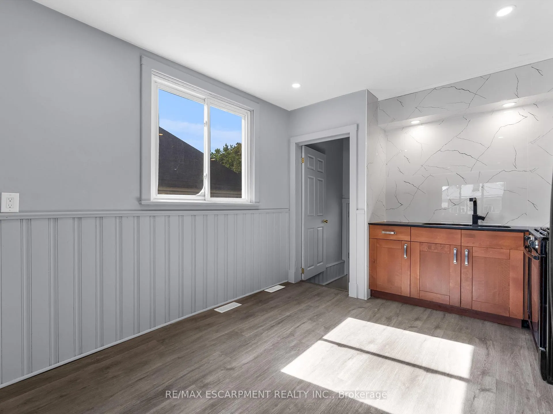 Photo 11 of 753 Burgess Avenue, Hamilton, Parkview — HOMEH