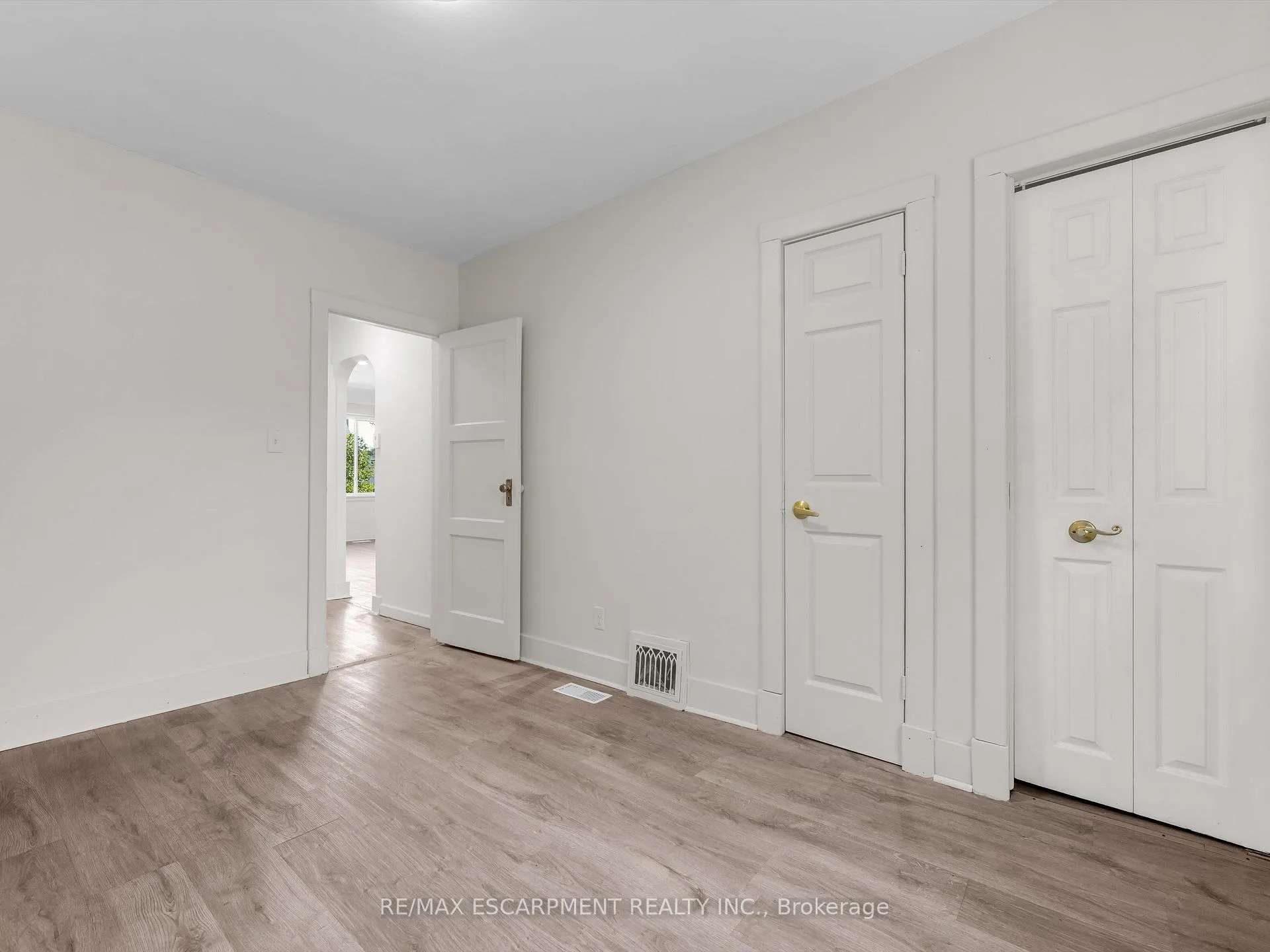 Photo 13 of 753 Burgess Avenue, Hamilton, Parkview — HOMEH