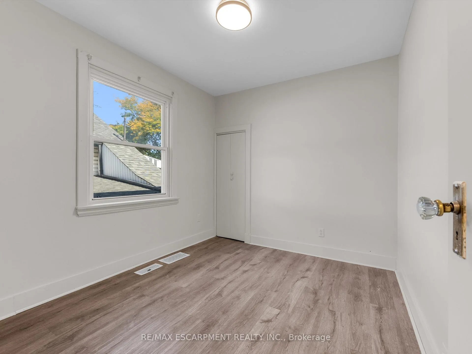 Photo 14 of 753 Burgess Avenue, Hamilton, Parkview — HOMEH