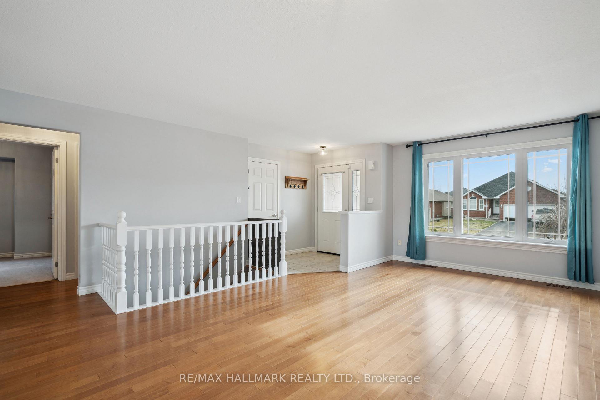 Photo 6 of 12 Matchett Crescent, Kawartha Lakes, Lindsay — HOMEH