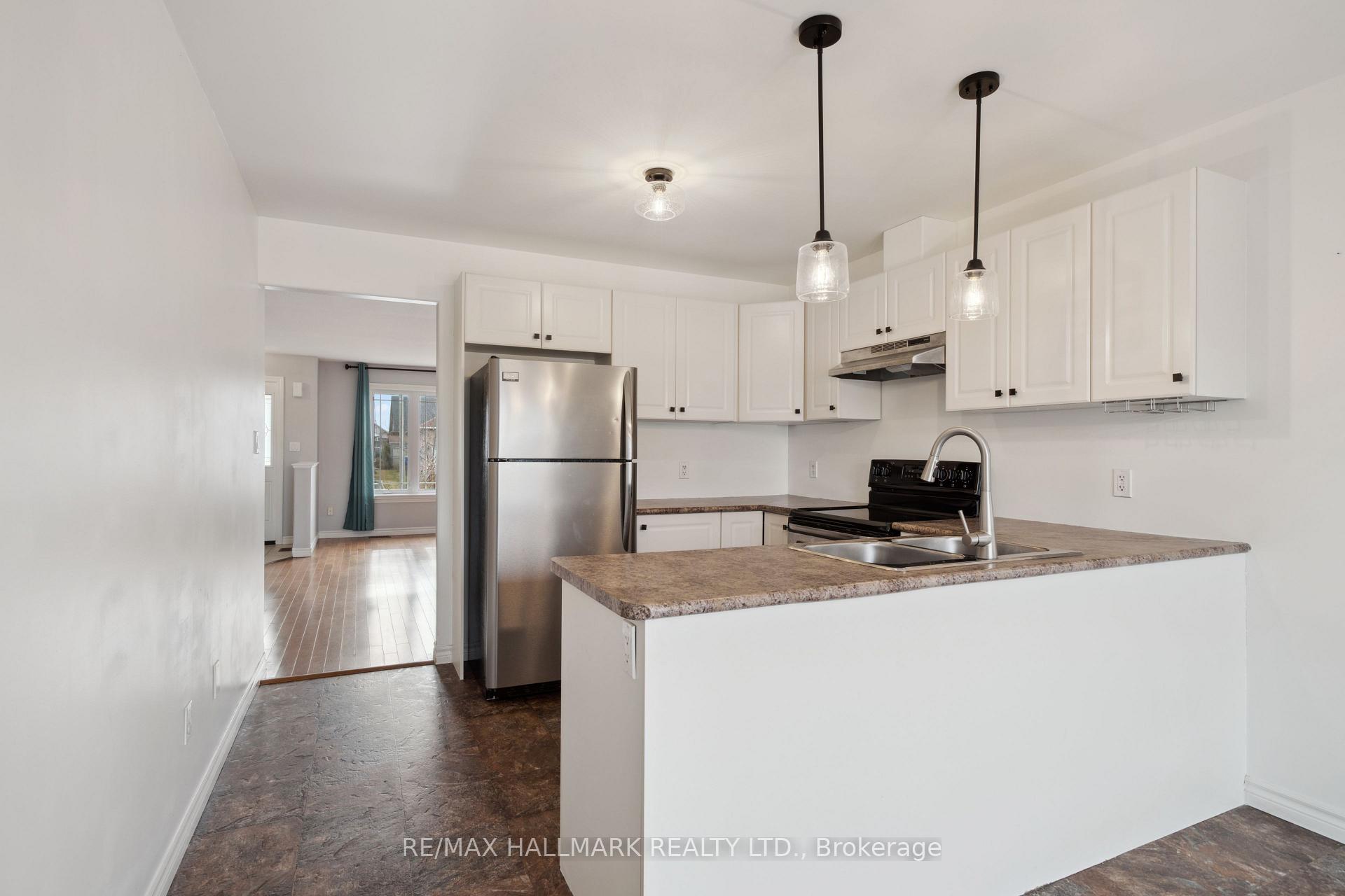 Photo 13 of 12 Matchett Crescent, Kawartha Lakes, Lindsay — HOMEH