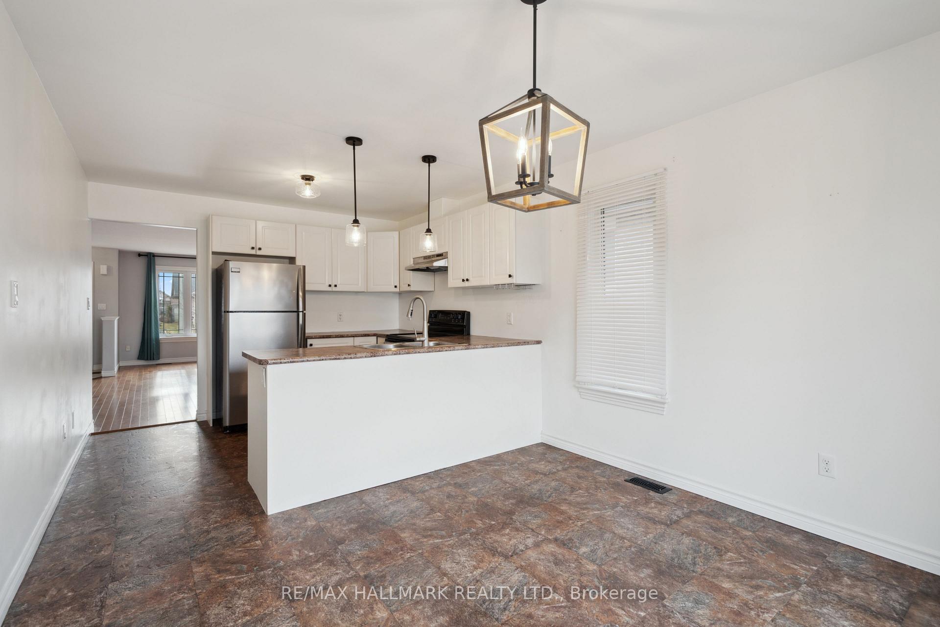 Photo 15 of 12 Matchett Crescent, Kawartha Lakes, Lindsay — HOMEH