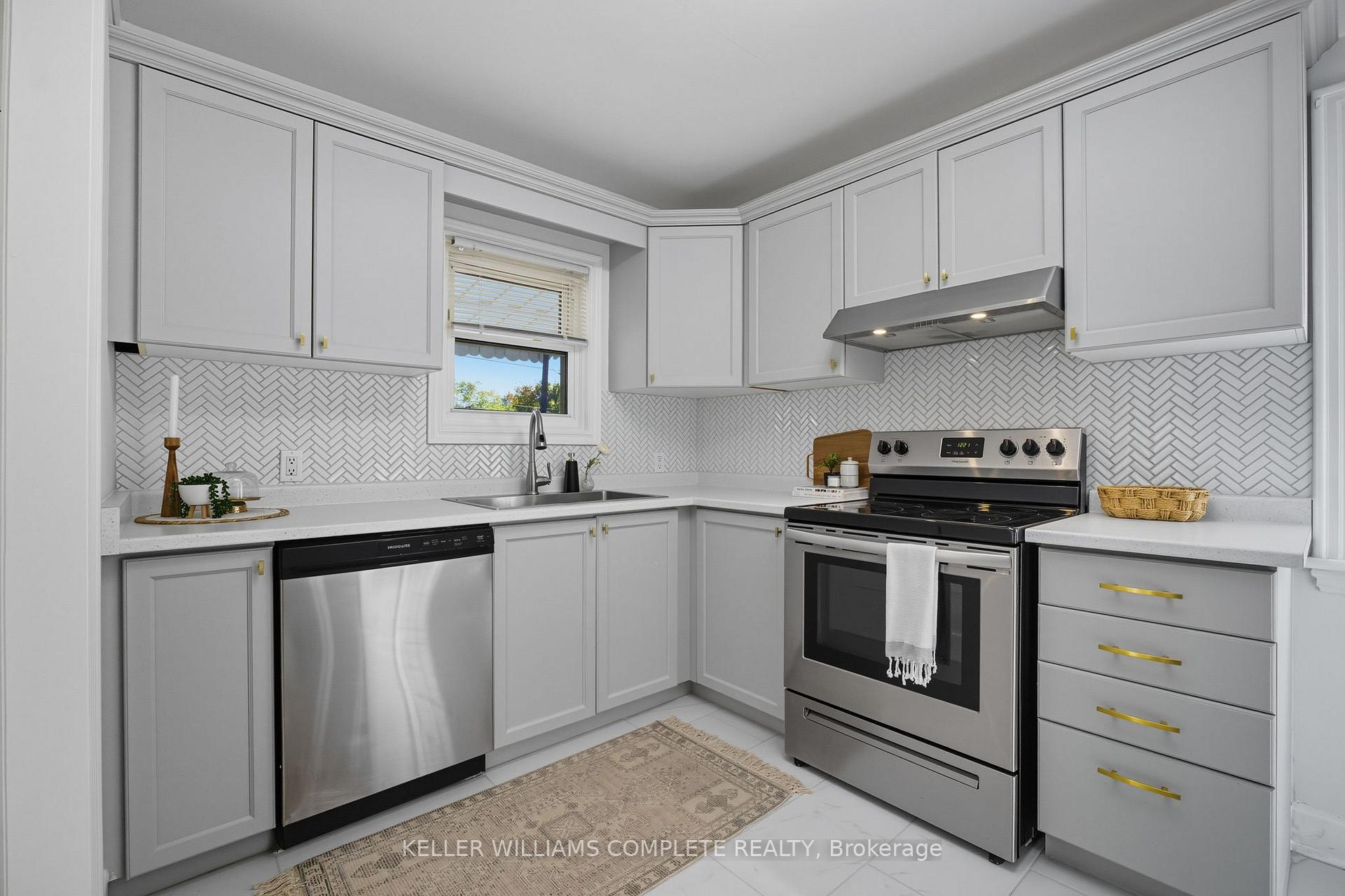 Photo 12 of 152 Stroud Road, Hamilton, Ainslie Wood — HOMEH