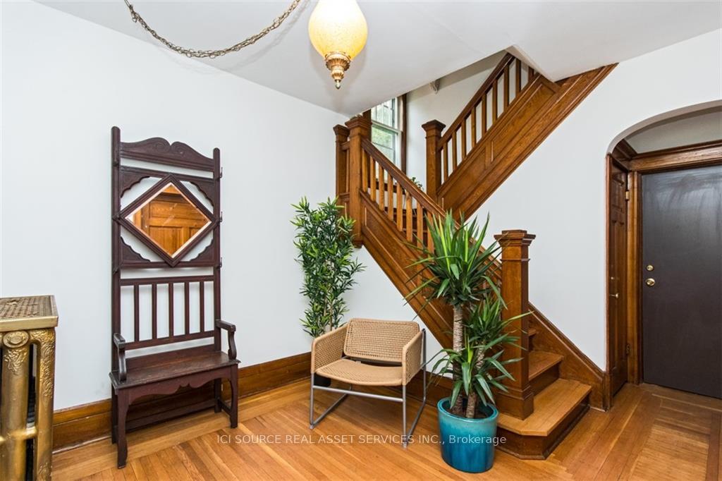 Photo 4 of Unit Upper, 99 Melrose Avenue S, Hamilton, Stipley — HOMEH