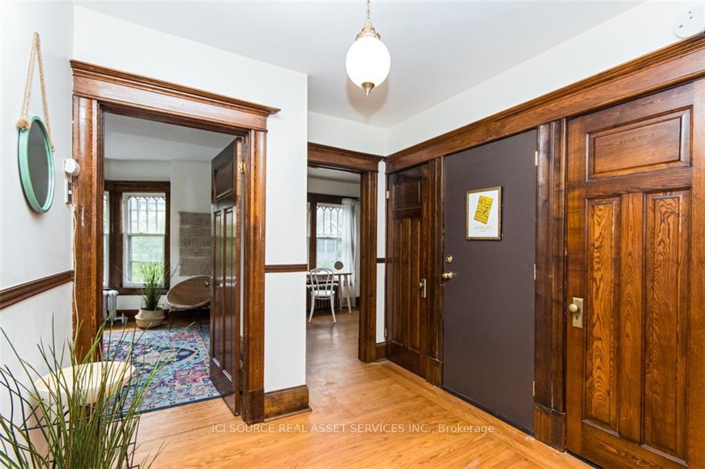 Photo 5 of Unit Upper, 99 Melrose Avenue S, Hamilton, Stipley — HOMEH