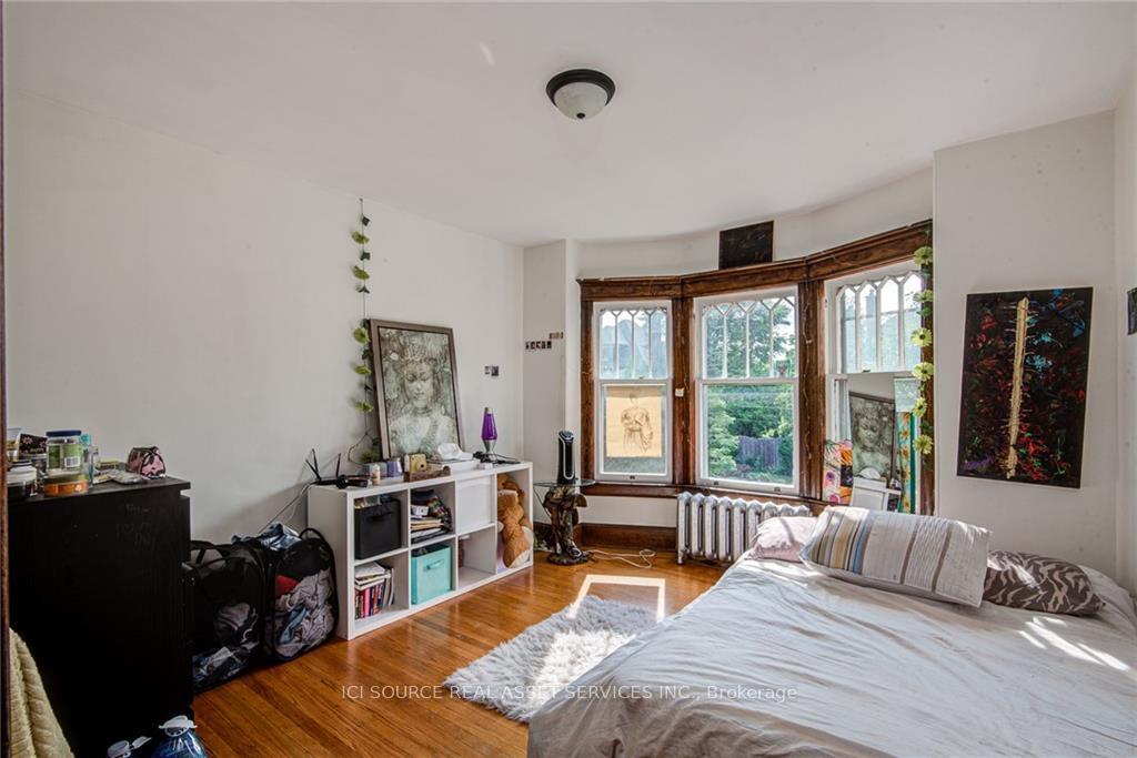 Photo 7 of Unit Upper, 99 Melrose Avenue S, Hamilton, Stipley — HOMEH