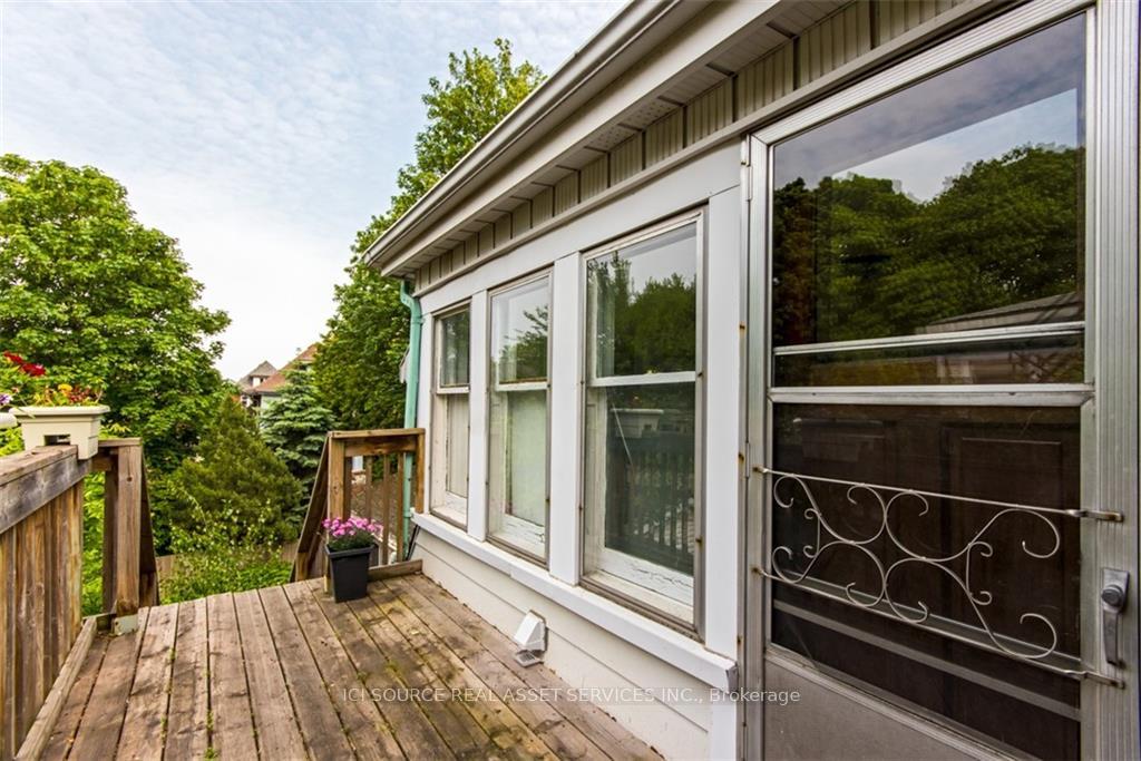 Photo 17 of Unit Upper, 99 Melrose Avenue S, Hamilton, Stipley — HOMEH