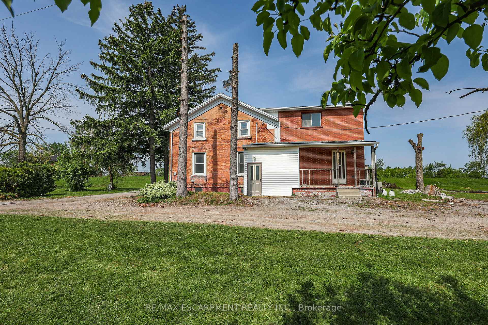 Photo 3 of 468 Mud Street W, Grimsby, Grimsby Escarpment — HOMEH