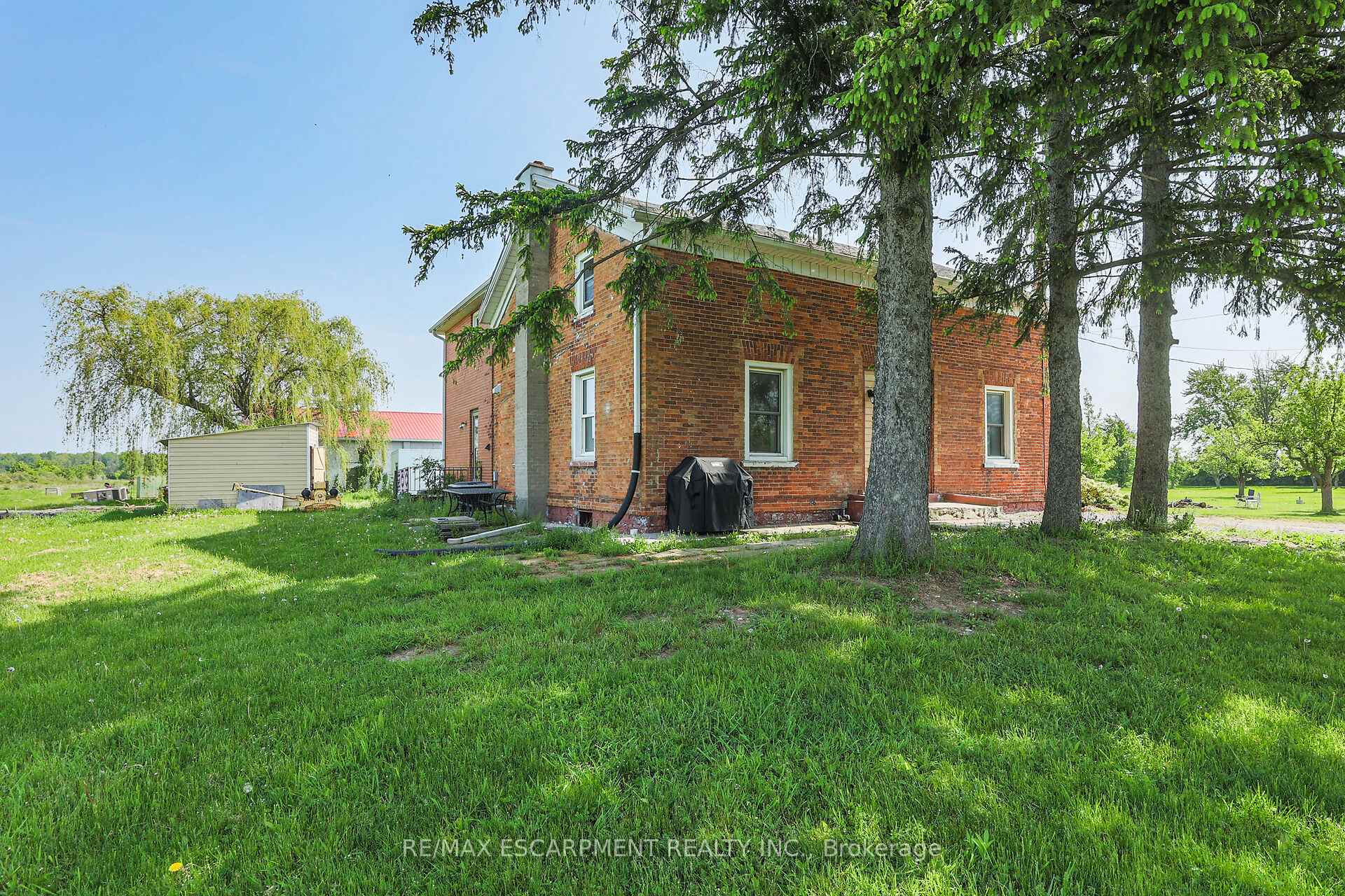 Photo 4 of 468 Mud Street W, Grimsby, Grimsby Escarpment — HOMEH